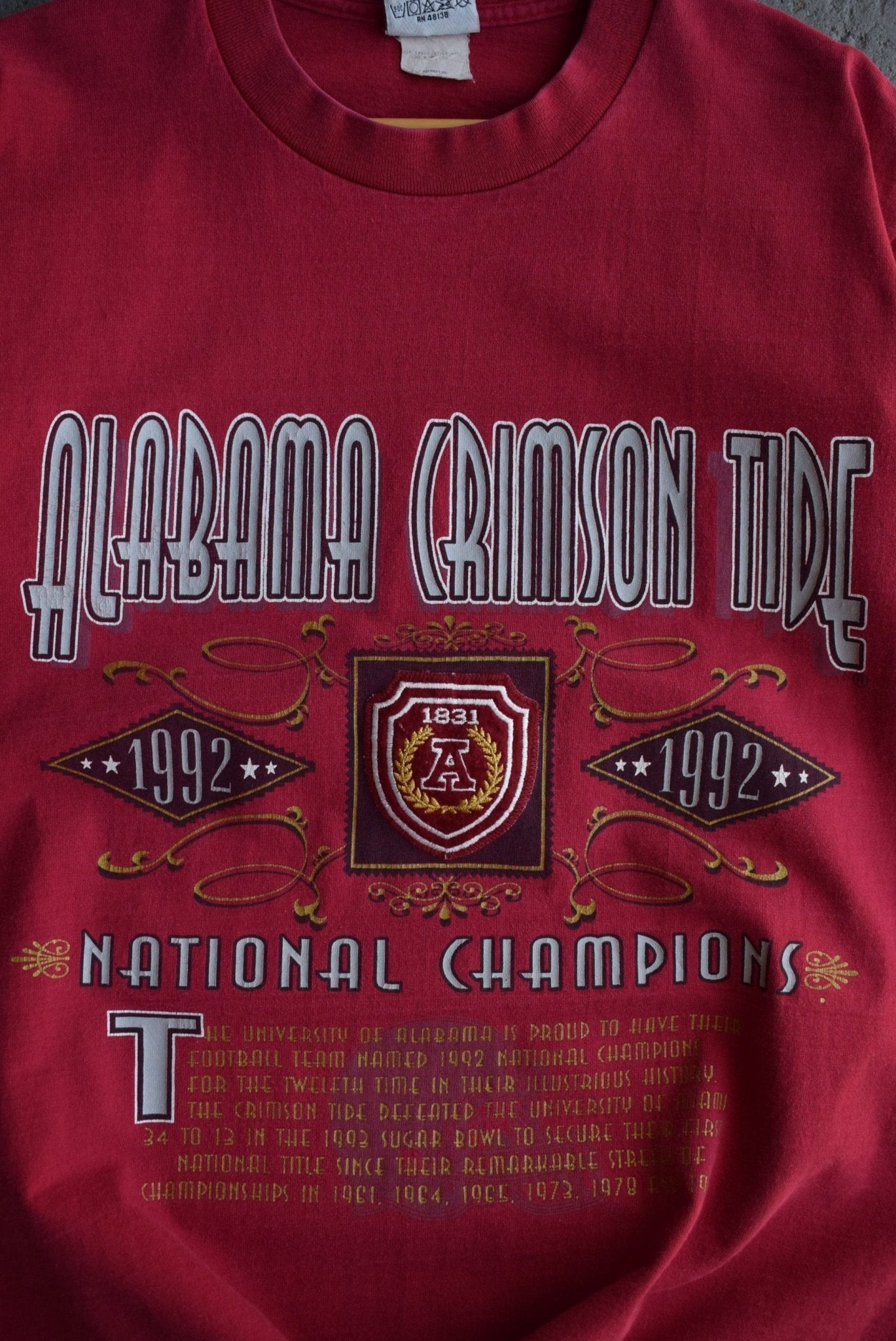 Vintage 1992 Nutmeg x Alabama National Champions Embroidered Tee (M) - Retrospective Store