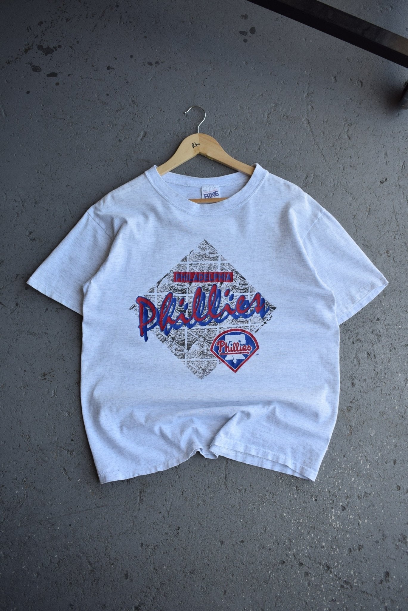 Vintage 1993 MLB Philadelphia Phillies Tee (M/L) - Retrospective Store