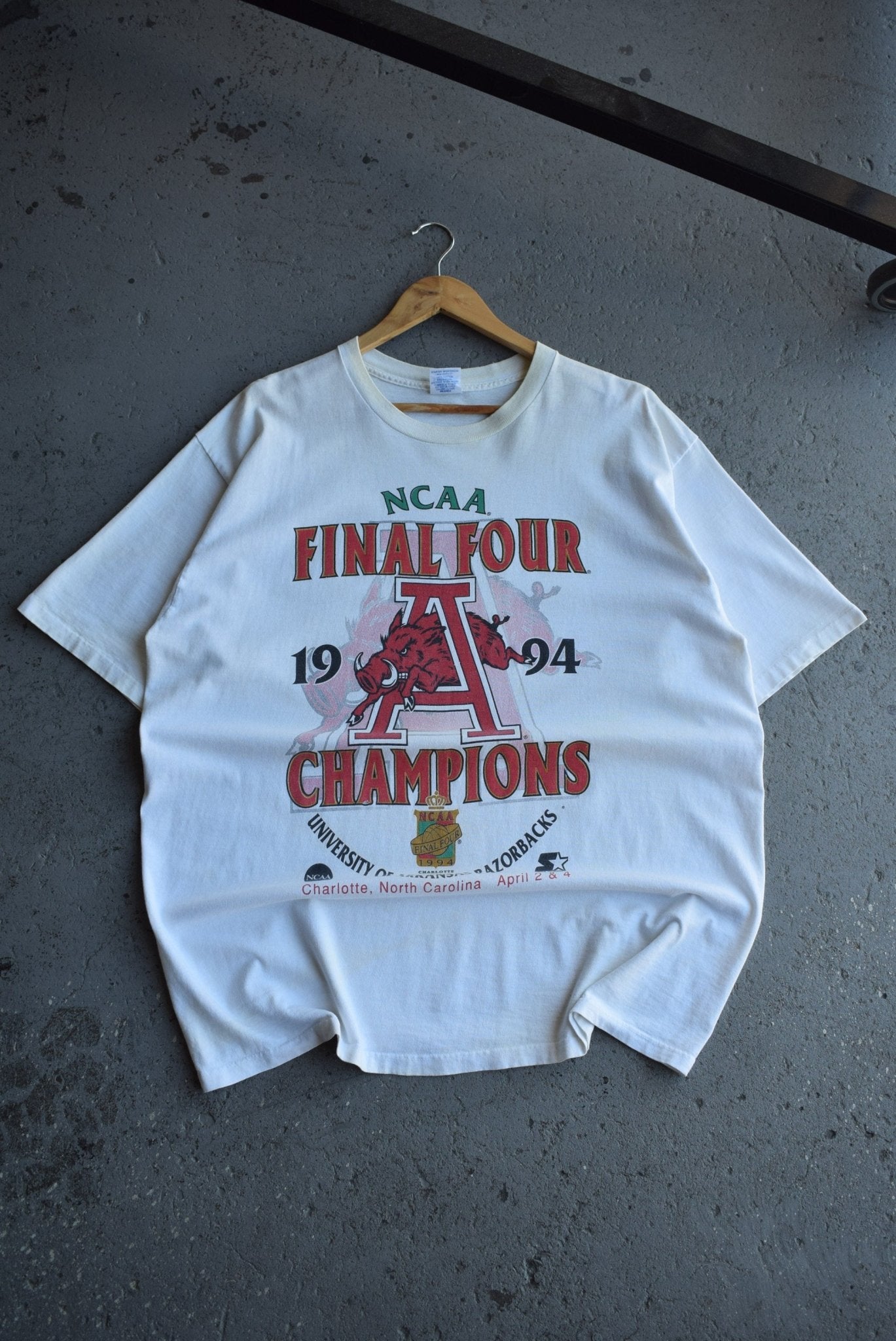 Vintage 1994 Starter x Arkansas Razorbacks Champions Tee (XL/XXL) - Retrospective Store