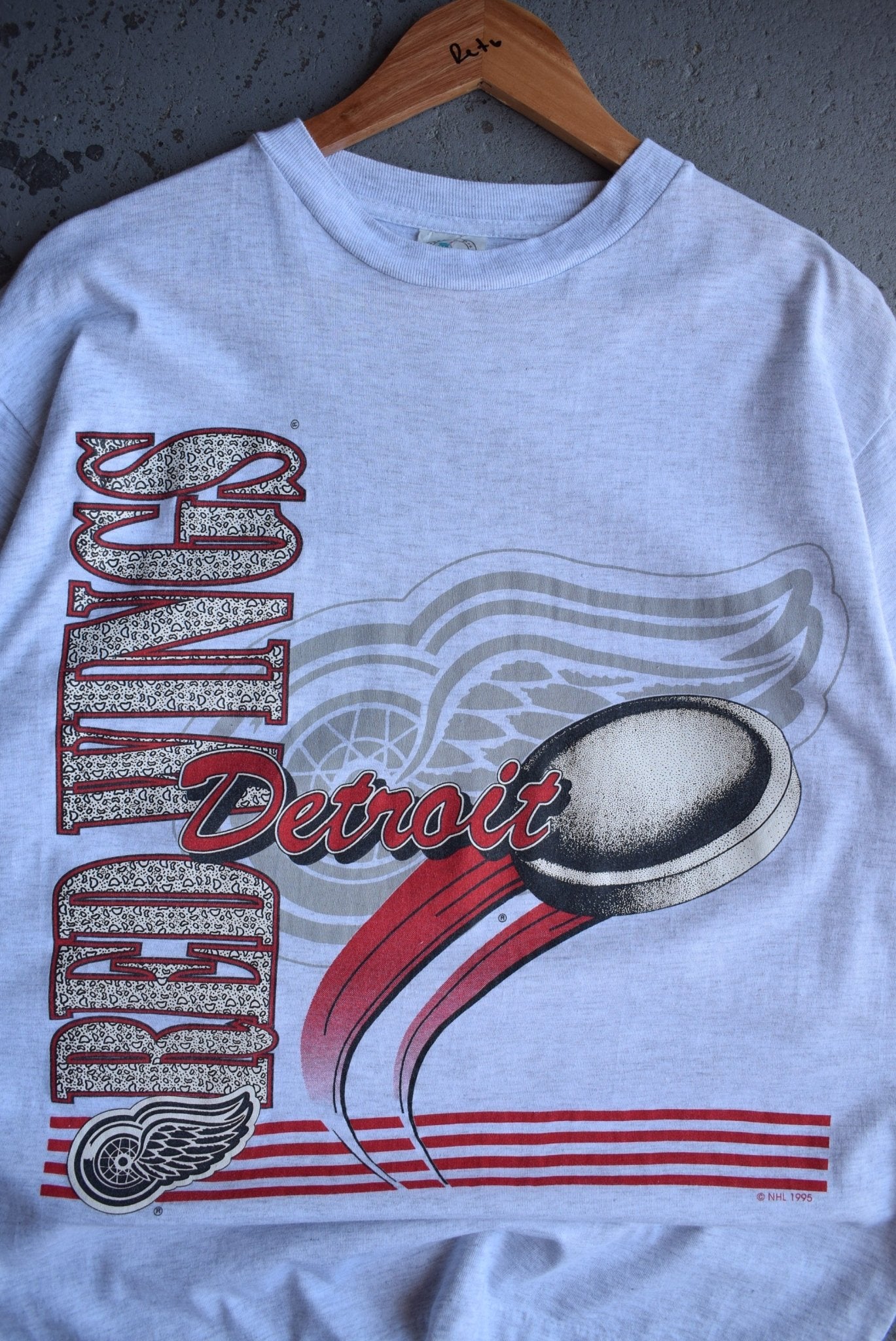 Vintage 1995 NHL Detroit Red Wings Tee (M) - Retrospective Store