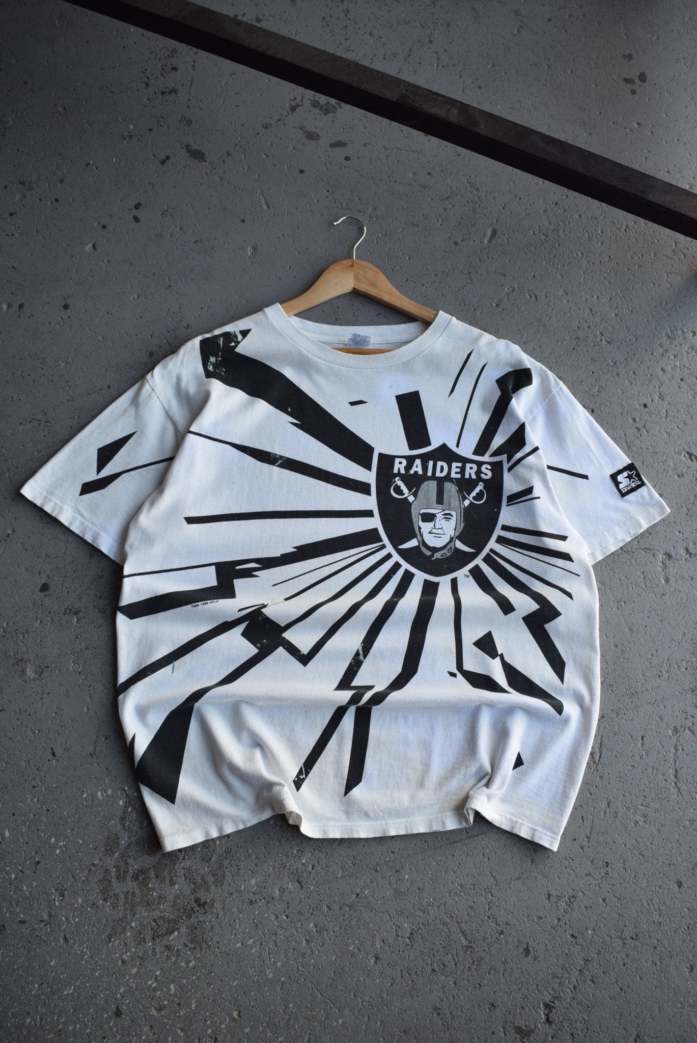 Vintage 1996 Starter x NFL Oakland Raiders Tee (L/XL) - Retrospective Store