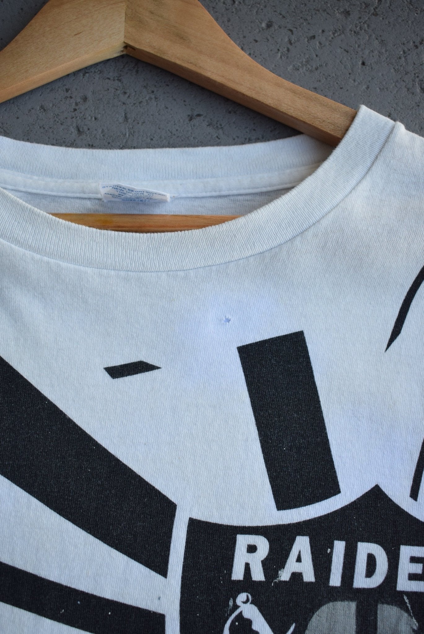 Vintage 1996 Starter x NFL Oakland Raiders Tee (L/XL) - Retrospective Store