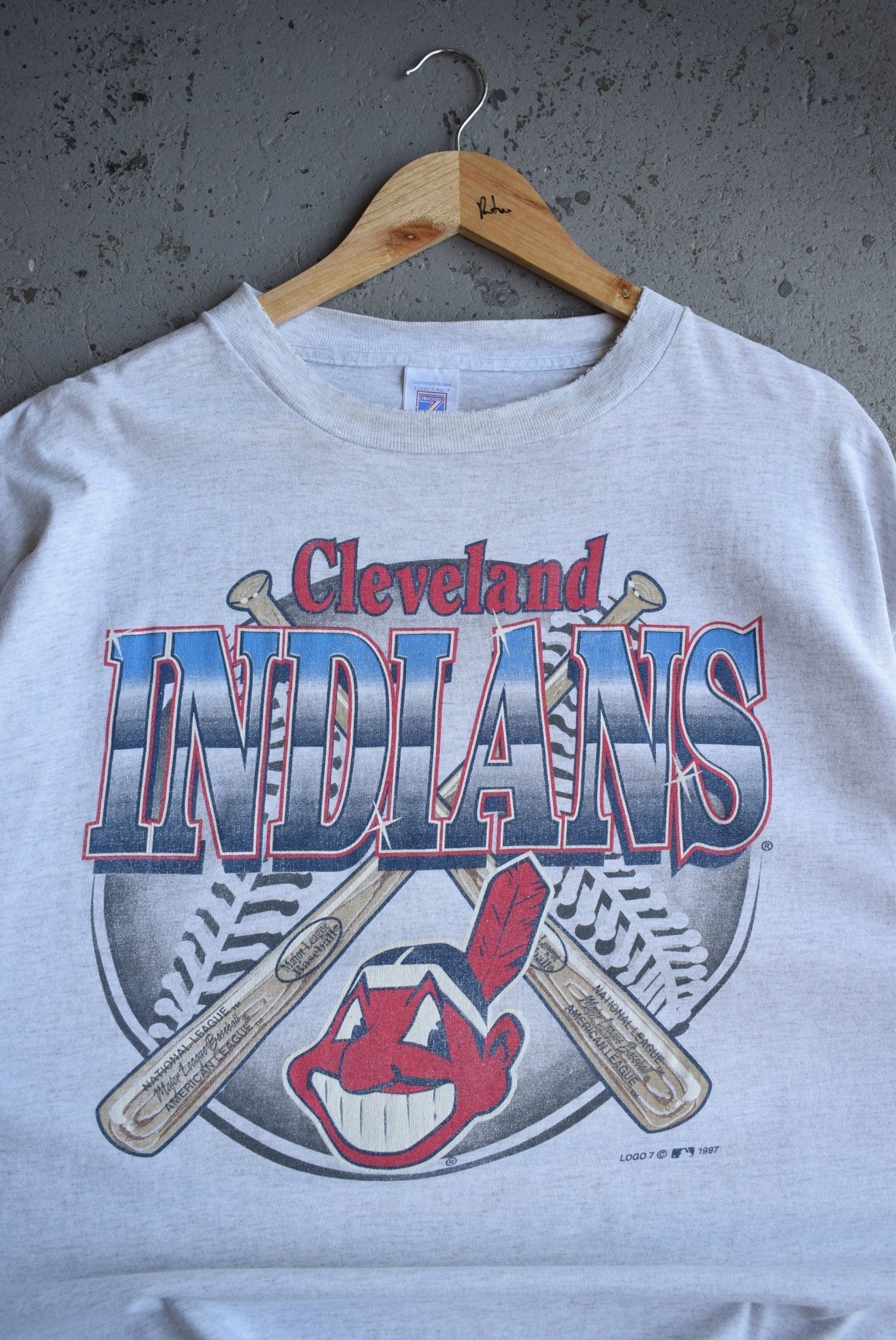 Vintage 1997 MLB Cleveland Indians Tee (XXL) - Retrospective Store