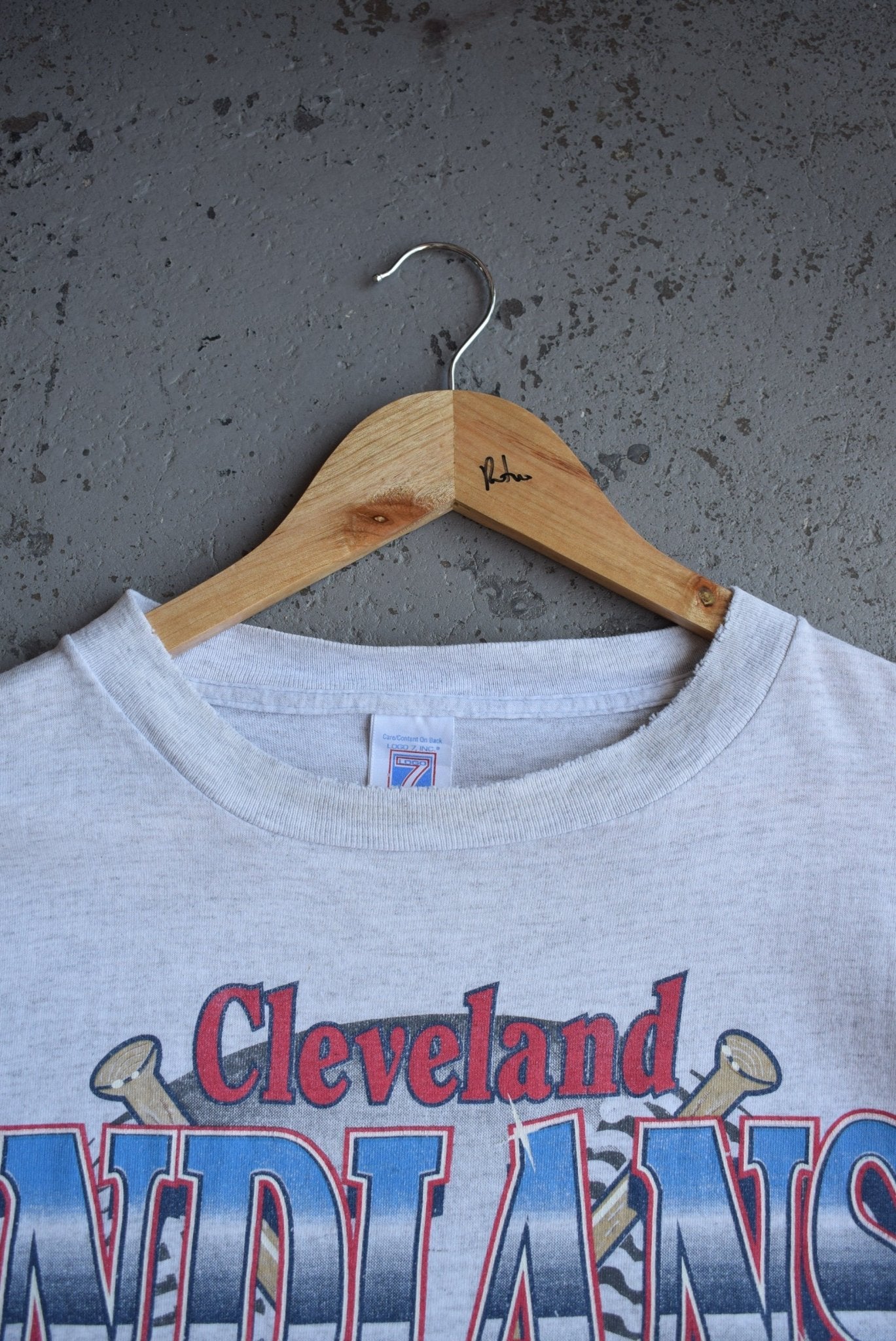 Vintage 1997 MLB Cleveland Indians Tee (XXL) - Retrospective Store