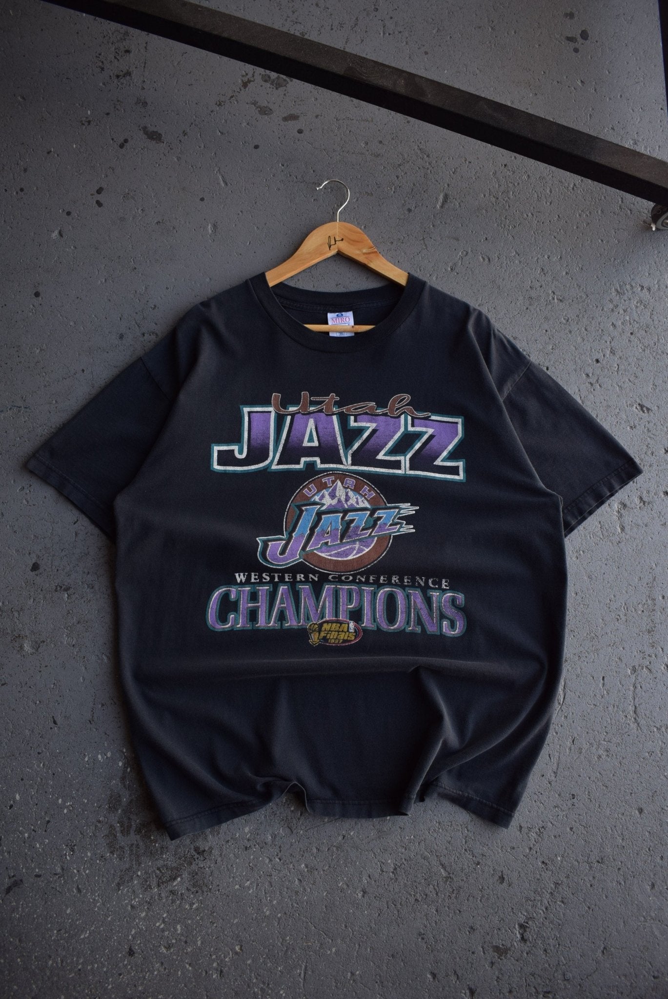 Vintage 1997 NBA Utah Jazz Champions Tee (XL) - Retrospective Store