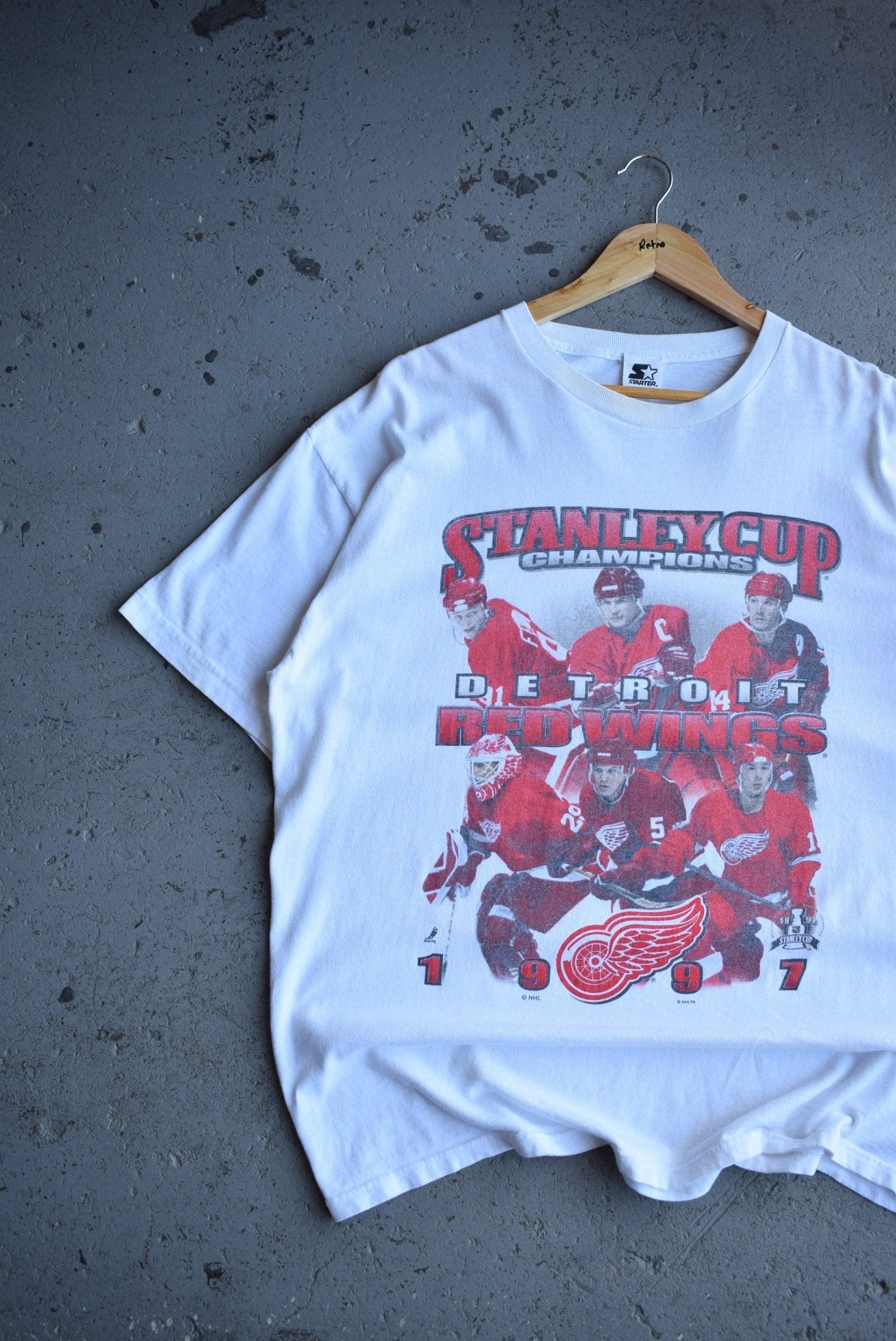 Vintage 1997 Starter x NHL Detroit Red Wings Champions Tee (XXL) - Retrospective Store