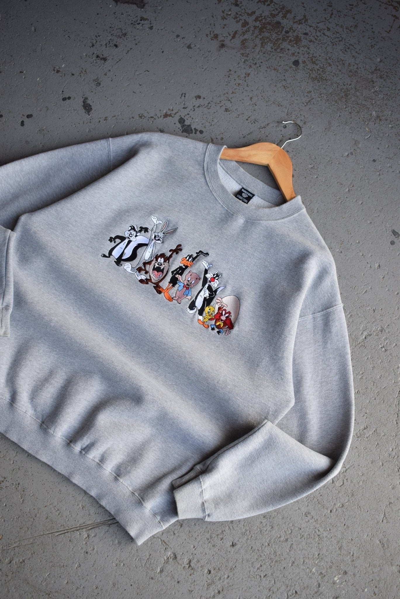 Vintage 1997 Warner Bros x Looney Tunes Embroidered Crewneck (M) - Retrospective Store