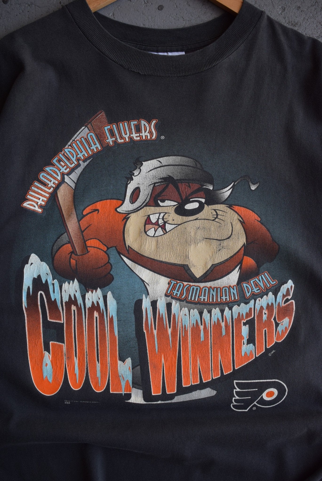 Vintage 1997 Warner Bros. x NHL Philadelphia Flyers Tee (XL) - Retrospective Store