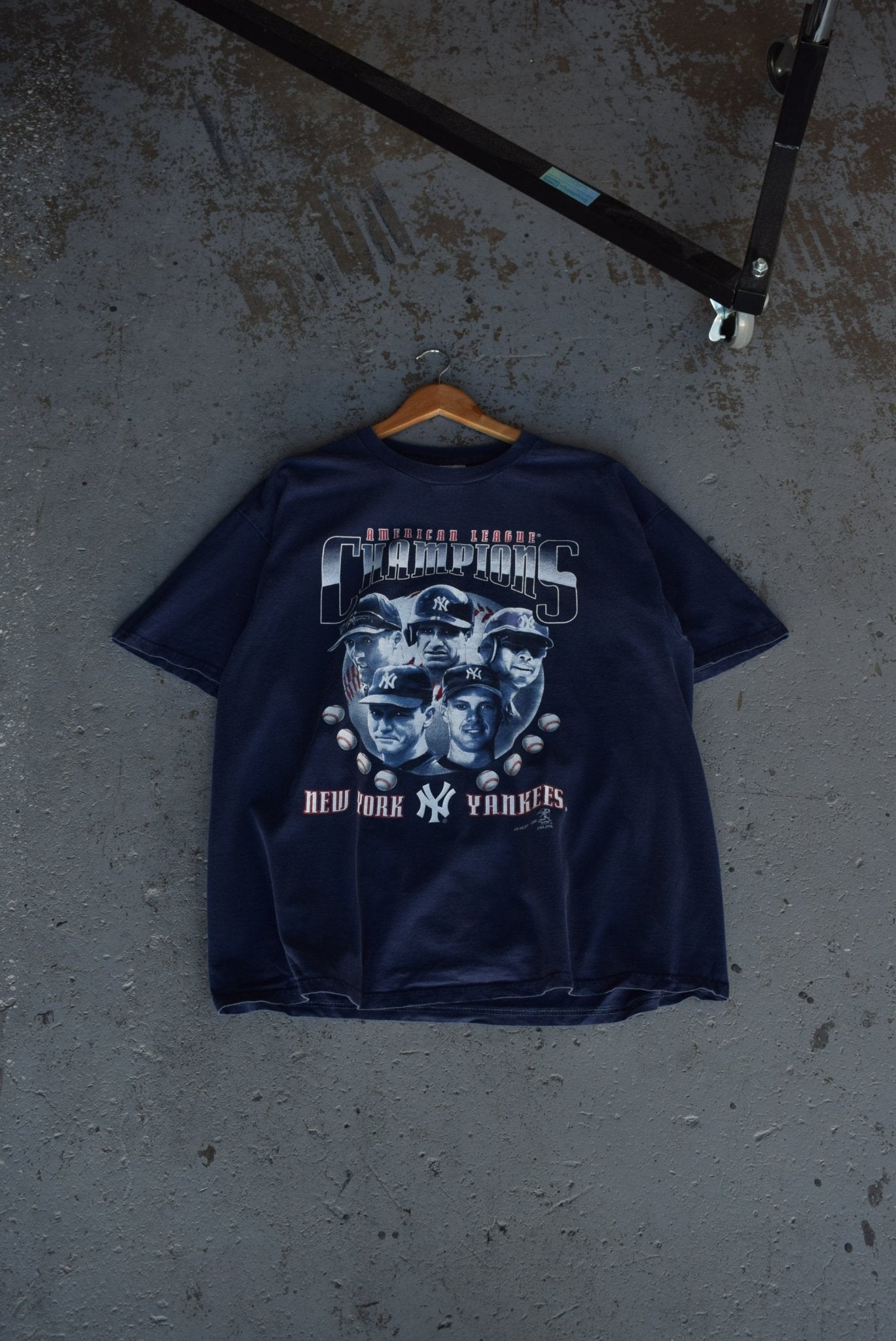 Vintage 1999 MLB New York Yankees Champions Tee (XL) - Retrospective Store
