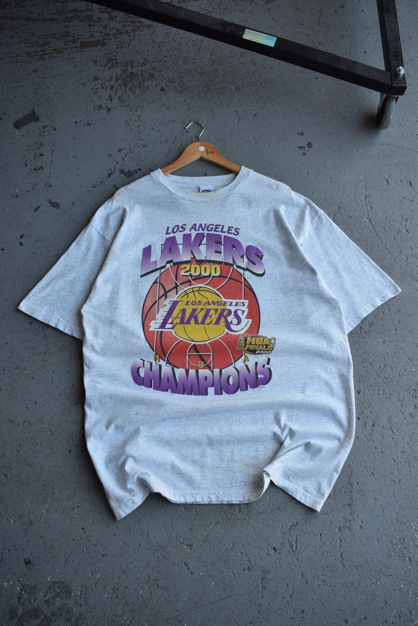 Vintage 2000 NBA Los Angeles Lakers Champions Tee (XXL) - Retrospective Store