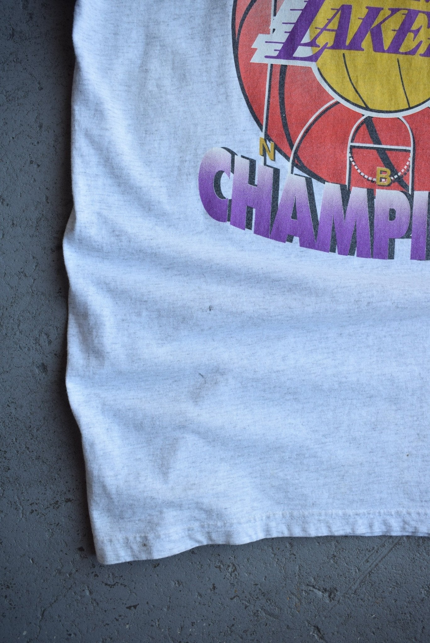 Vintage 2000 NBA Los Angeles Lakers Champions Tee (XXL) - Retrospective Store