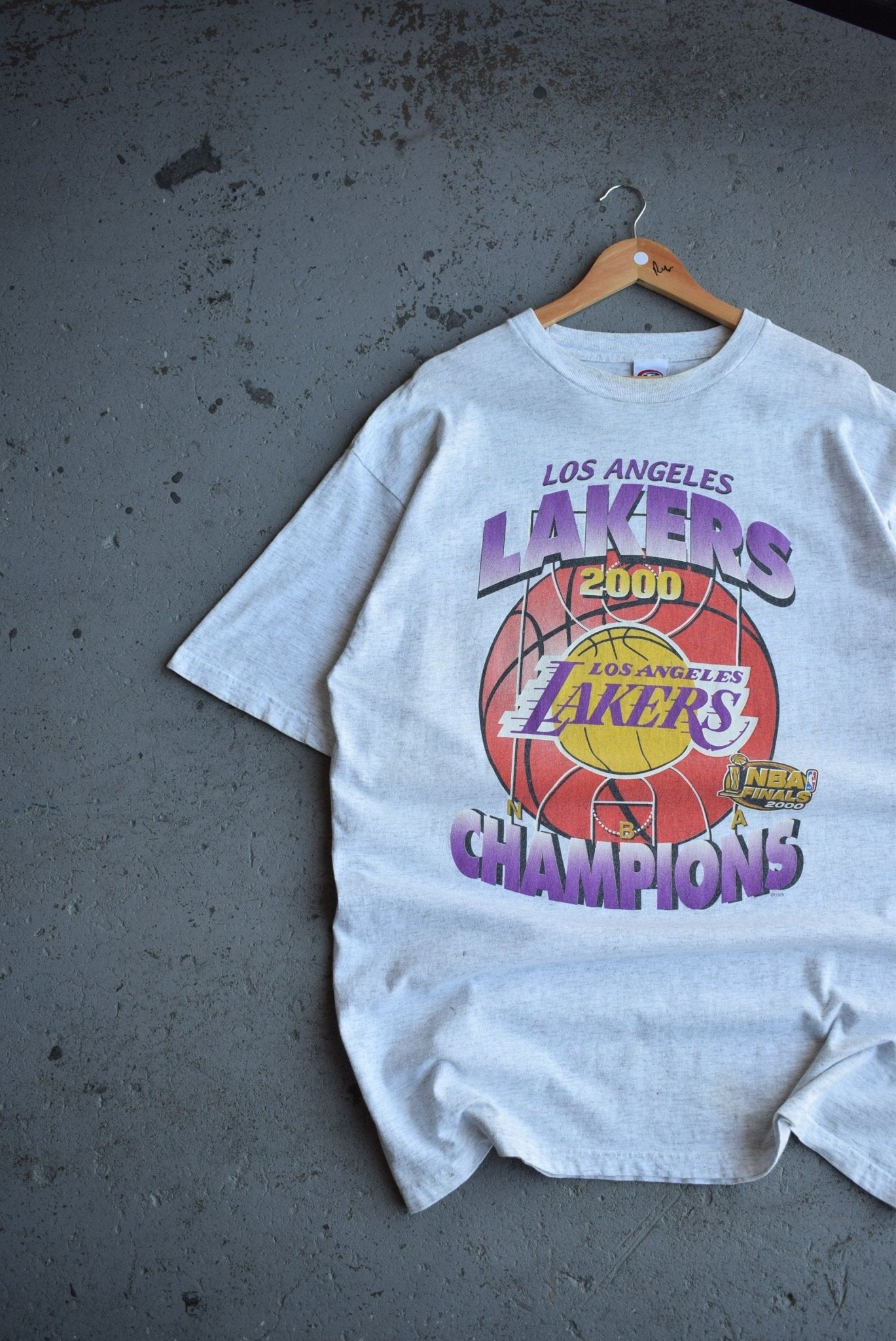 Vintage 2000 NBA Los Angeles Lakers Champions Tee (XXL) - Retrospective Store