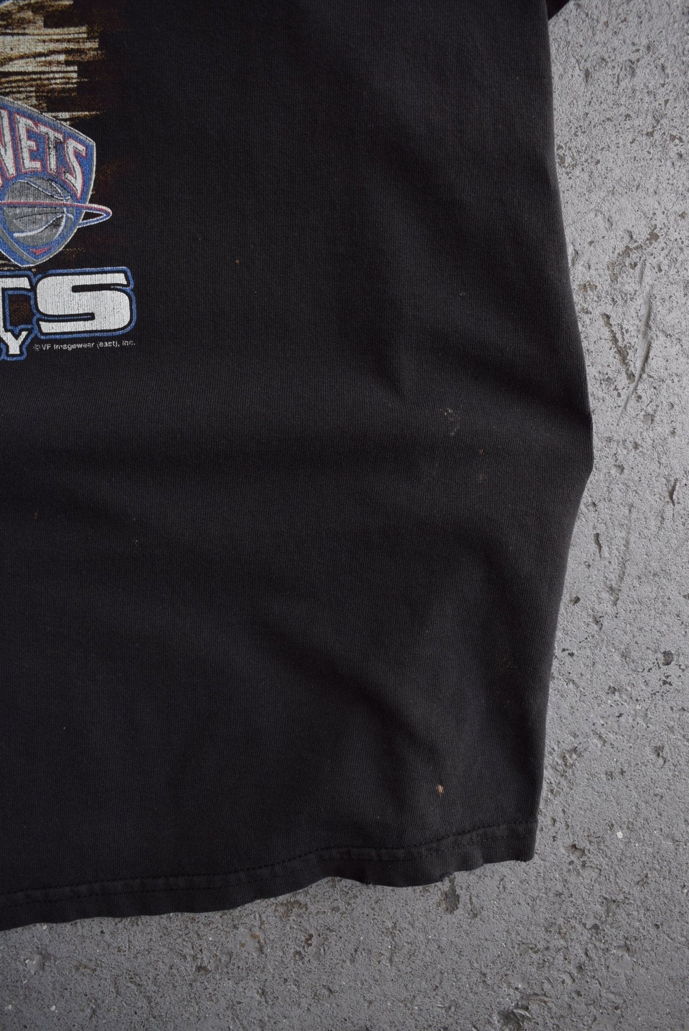 Vintage 2002 NBA Los Angeles Lakers vs New Jersey Nets Tee (XXL) - Retrospective Store