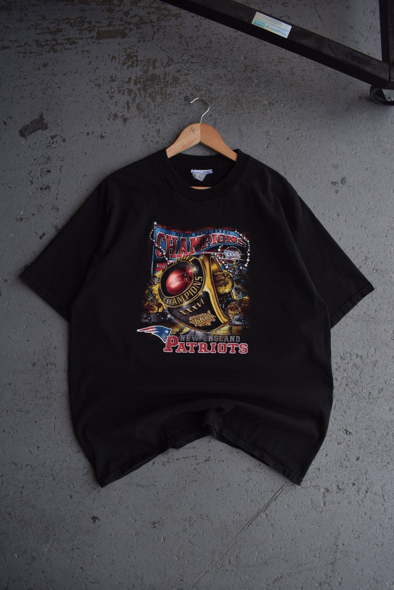 Vintage 2002 NFL New England Patriots Superbowl XXXVI Champions Tee (XL) - Retrospective Store