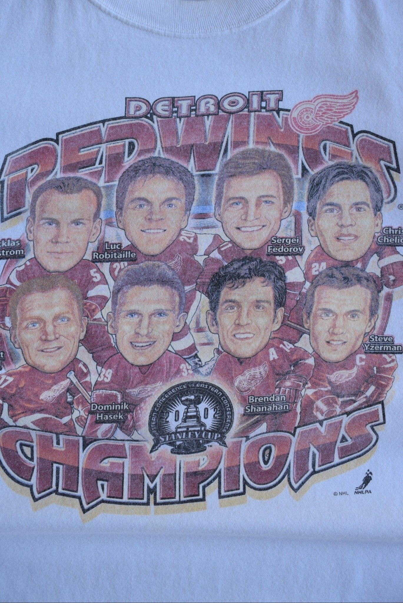 Vintage 2002 NHL Detroit Red Wings Stanley Cup Champions Tee (XL/XXL) - Retrospective Store