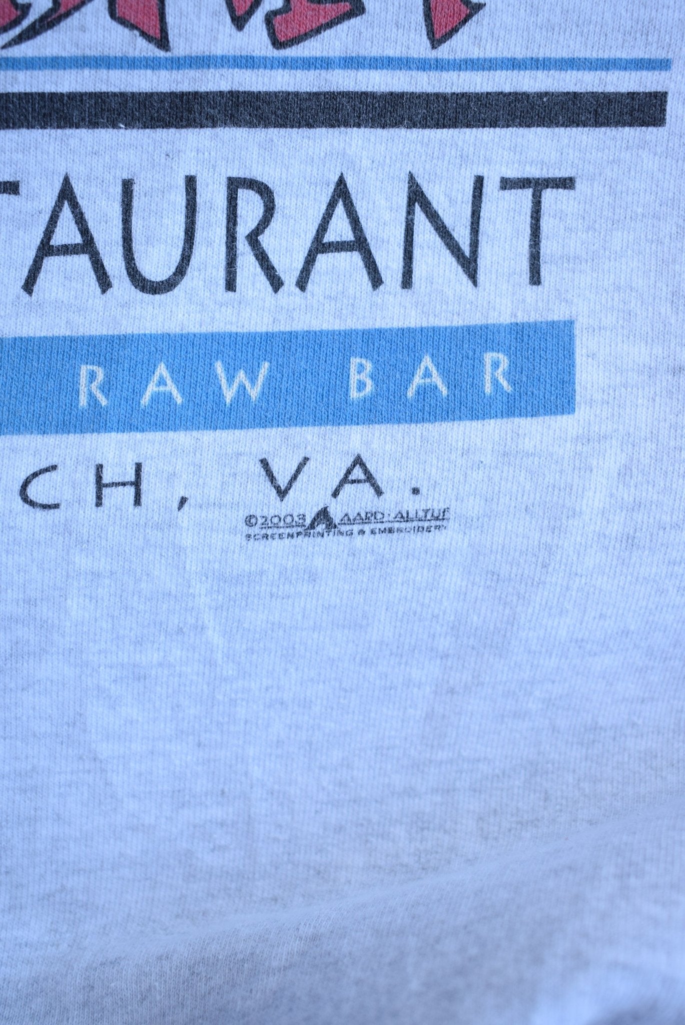 Vintage 2003 Mahi Mah's Seafood Restaurant Crewneck (XL) - Retrospective Store
