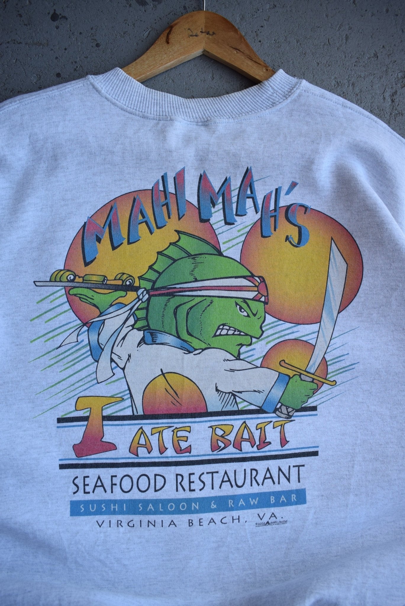 Vintage 2003 Mahi Mah's Seafood Restaurant Crewneck (XL) - Retrospective Store