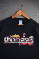 Vintage 2006 NBA Miami Heat Champions Tee (XXL) - Retrospective Store