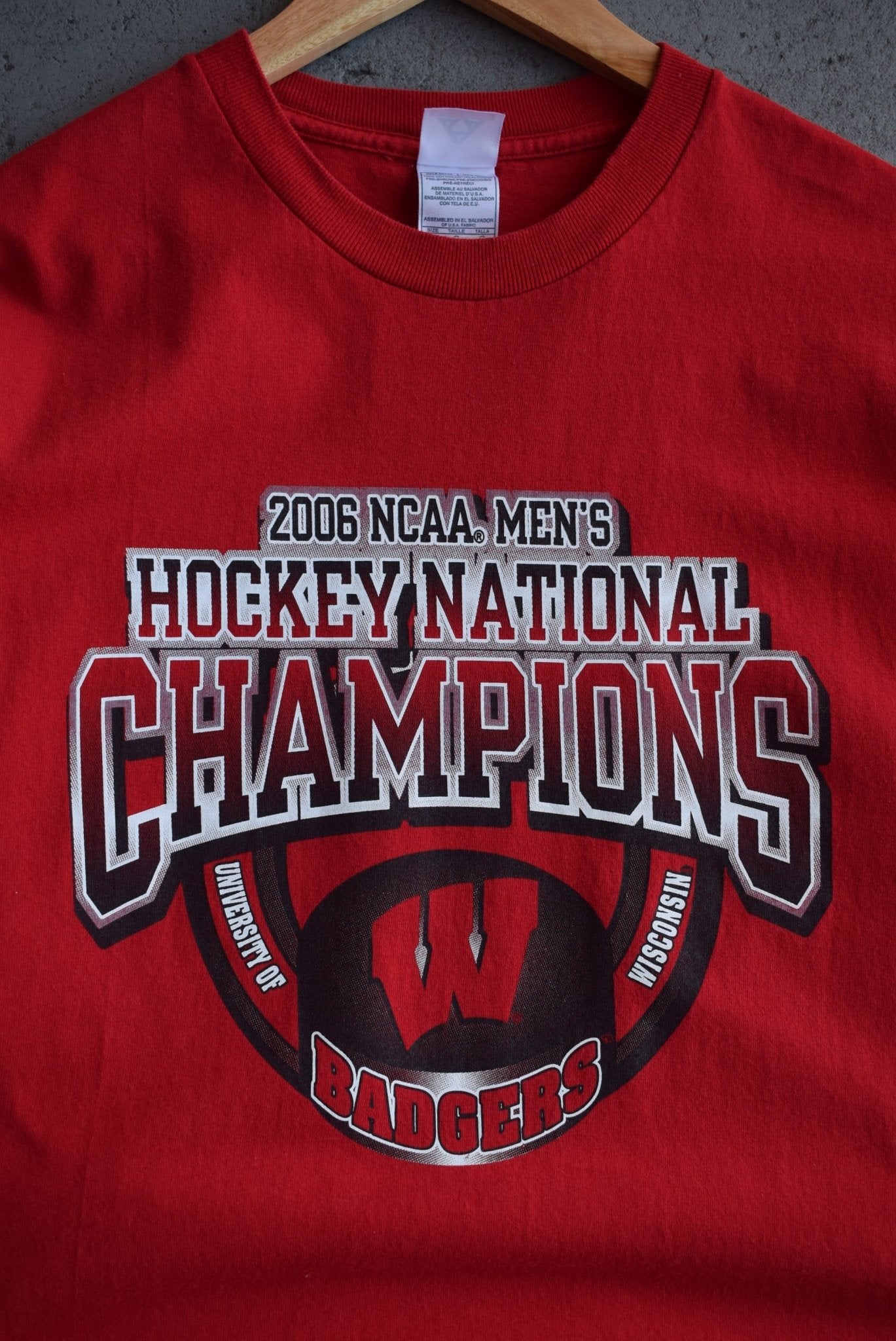 Vintage 2006 University of Wisconsin Hockey Champions Tee (L) - Retrospective Store