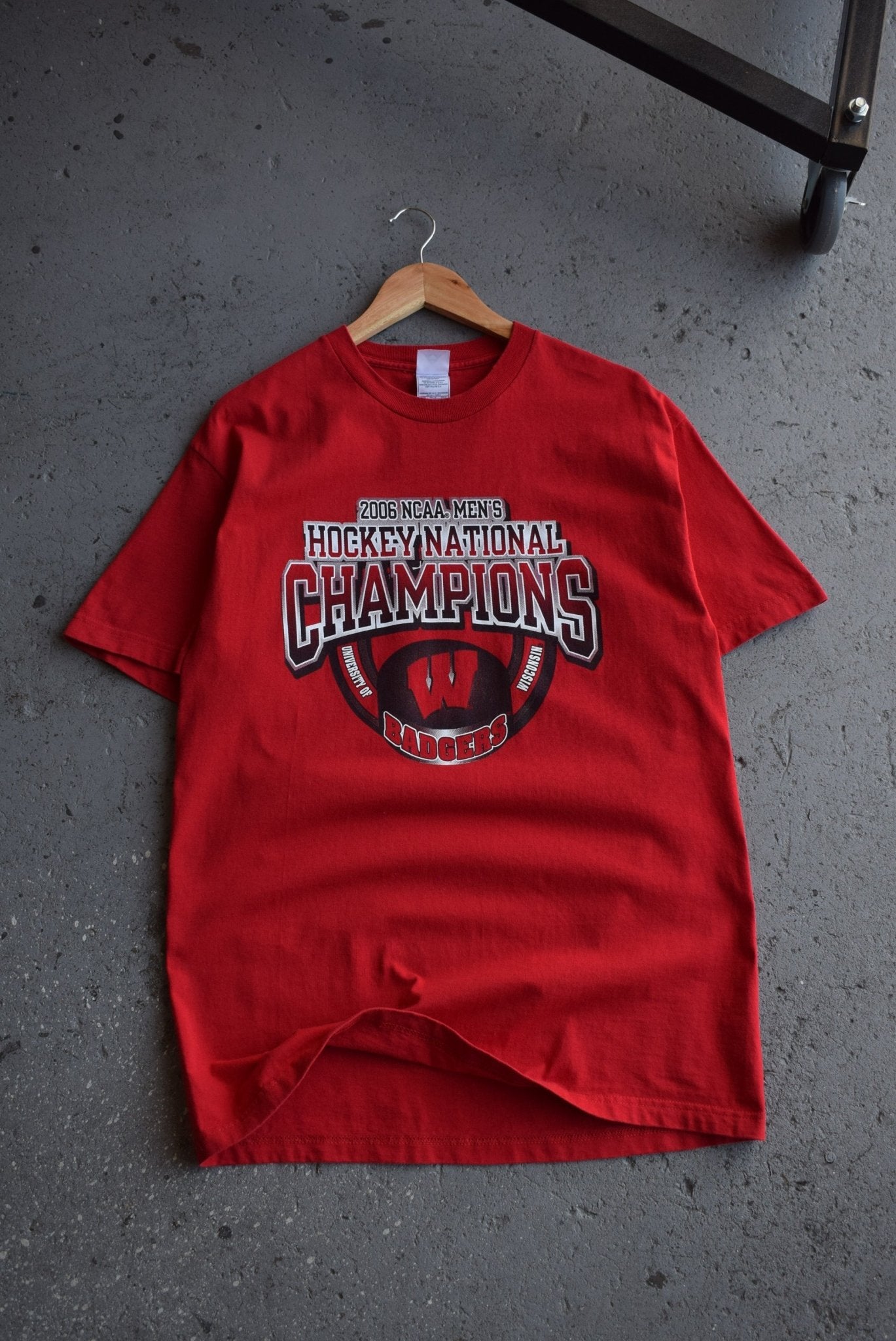 Vintage 2006 University of Wisconsin Hockey Champions Tee (L) - Retrospective Store