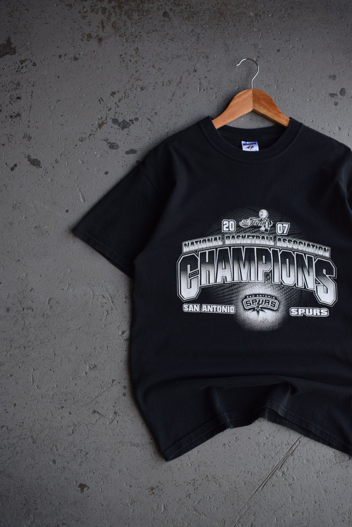 Vintage 2007 NBA San Antonio Spurs Champions Tee (M) - Retrospective Store