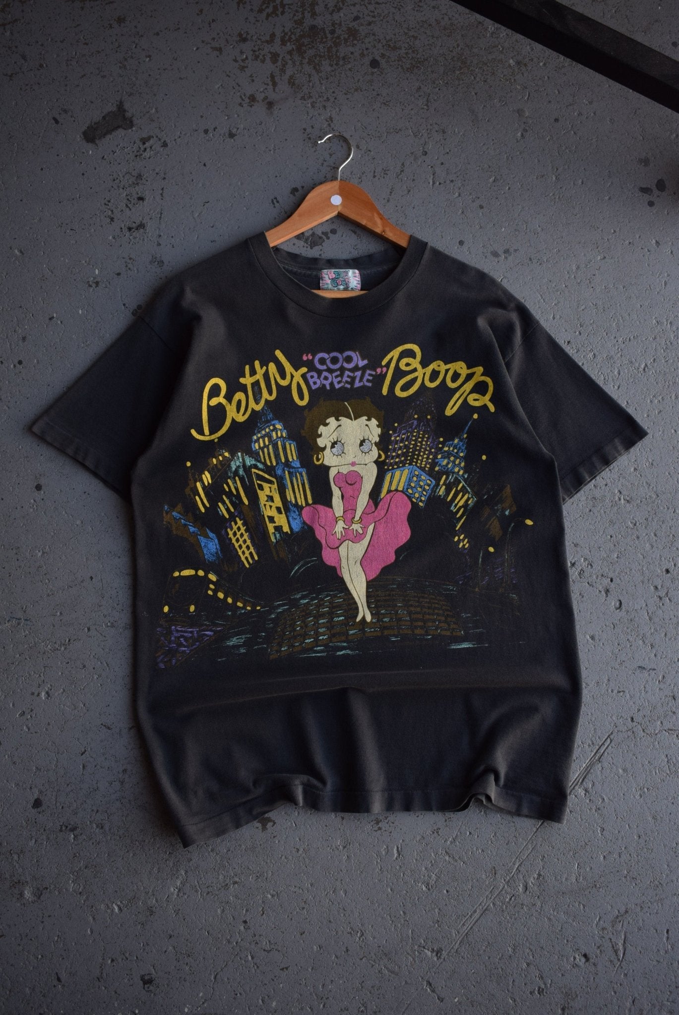 Vintage 90s Betty Boop 'Cool Breeze' Tee (L) - Retrospective Store