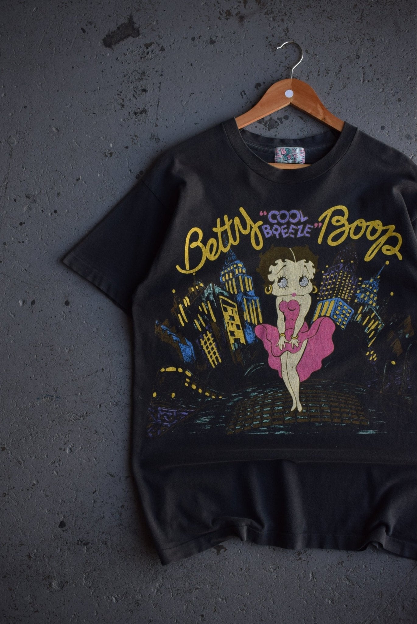 Vintage 90s Betty Boop 'Cool Breeze' Tee (L) - Retrospective Store