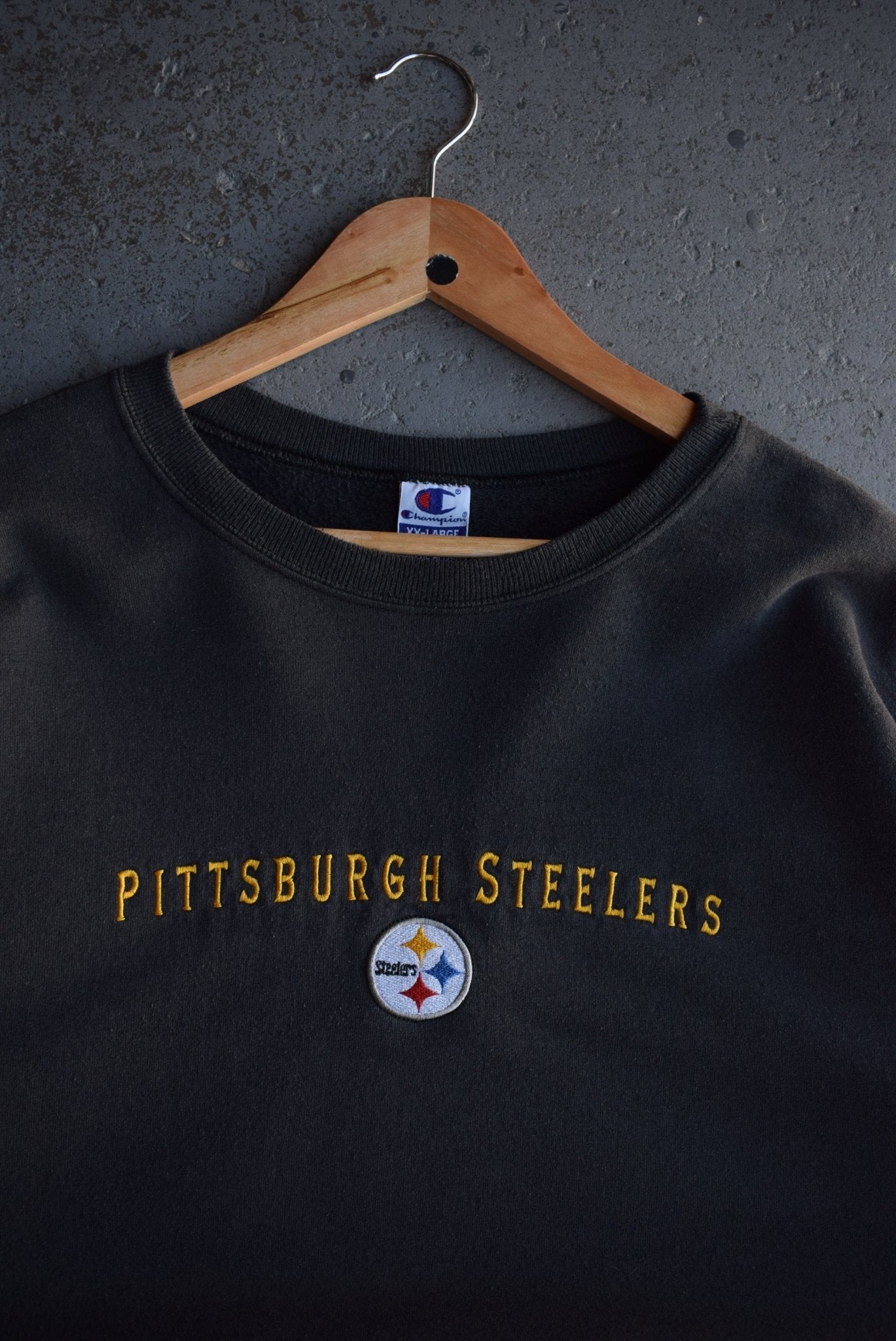 Vintage 90s Champion x NFL Pittsburgh Steelers Embroidered Crewneck (XXL) - Retrospective Store