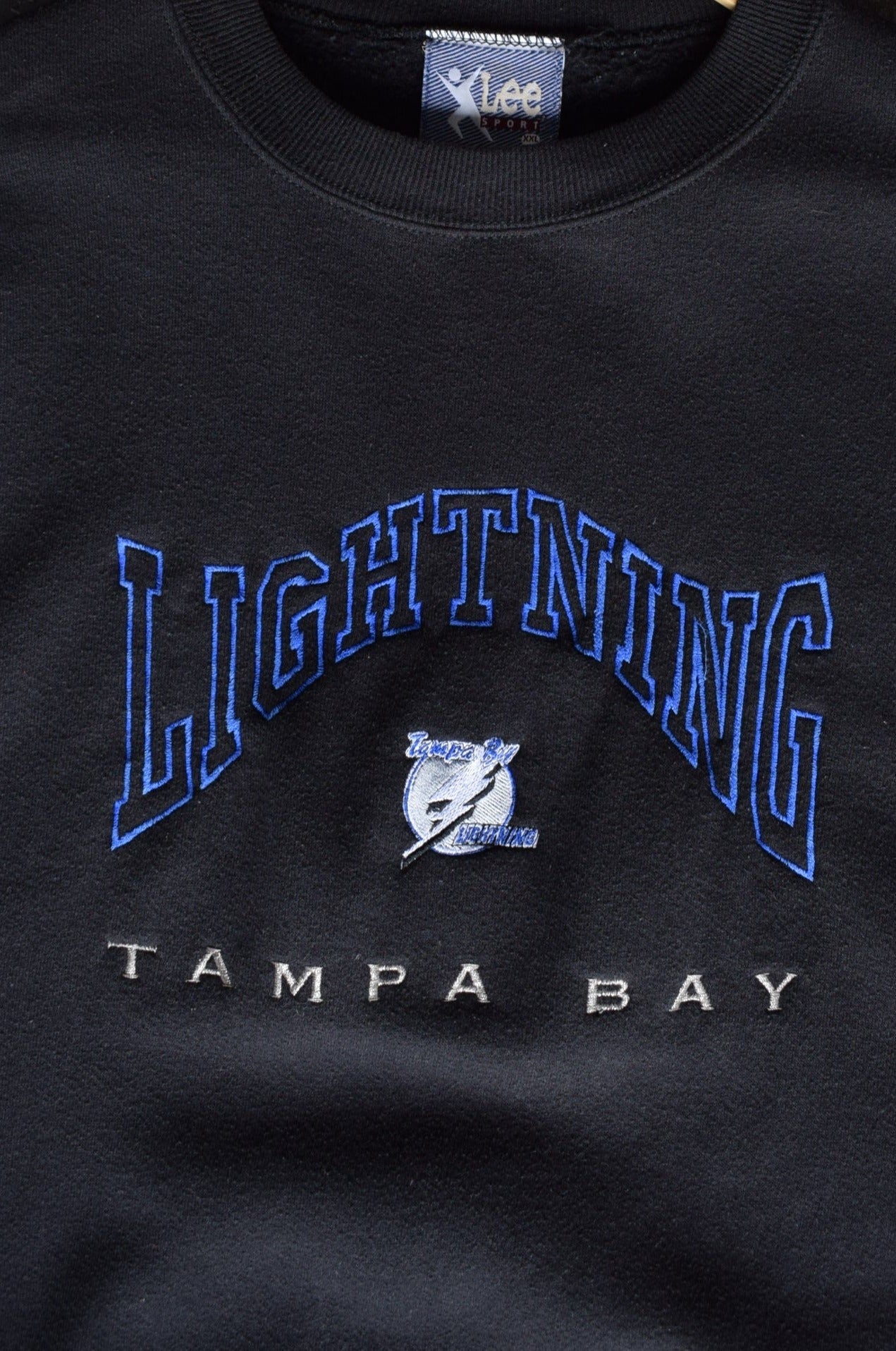Vintage 90s LEE Sports x NHL Tampa Bay Lightning Crewneck (XXL) - Retrospective Store