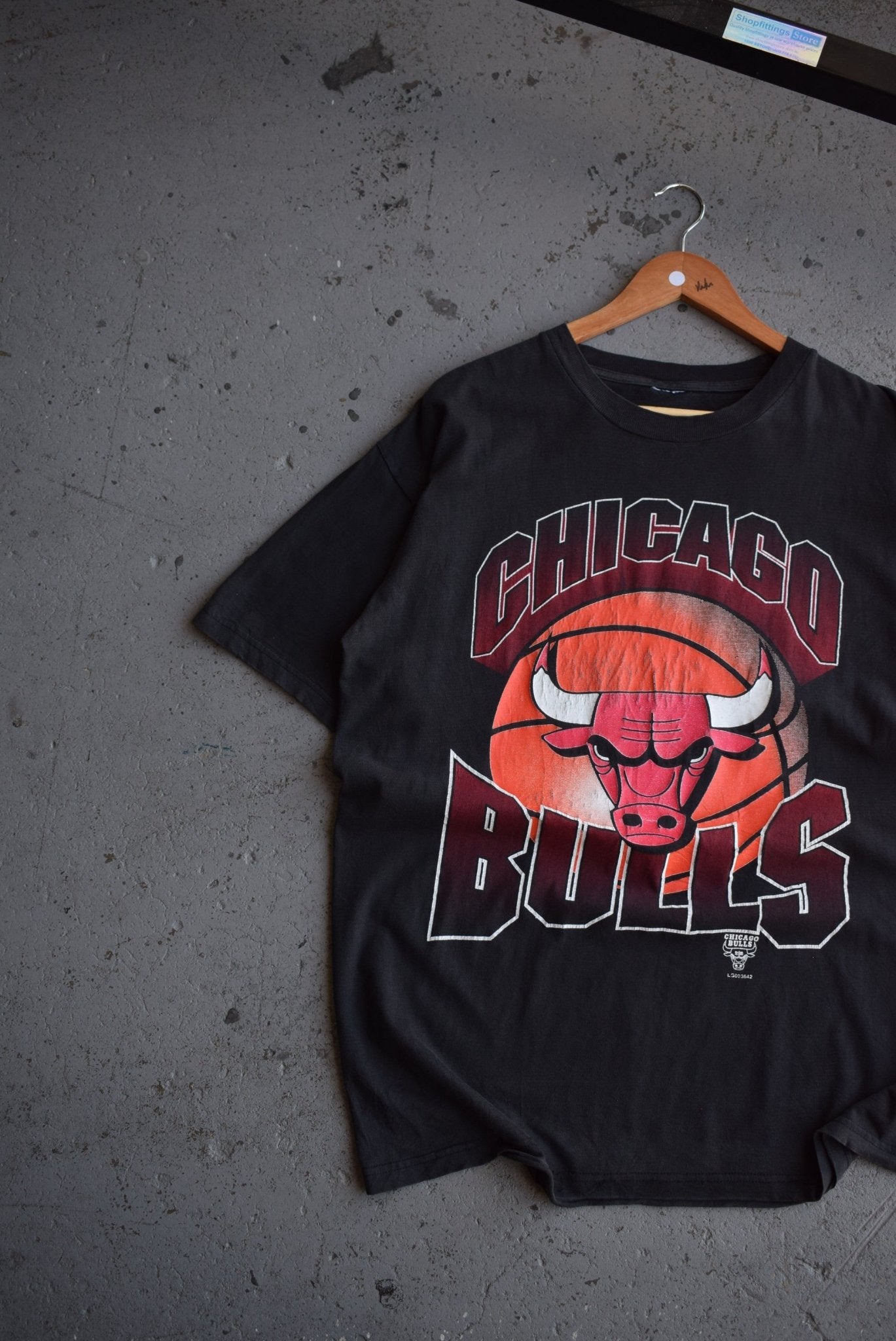 Vintage 90s NBA Chicago Bulls Tee (XL) - Retrospective Store