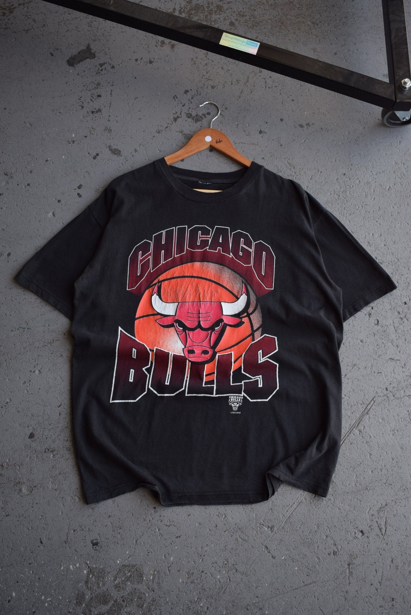 Vintage 90s NBA Chicago Bulls Tee (XL) - Retrospective Store