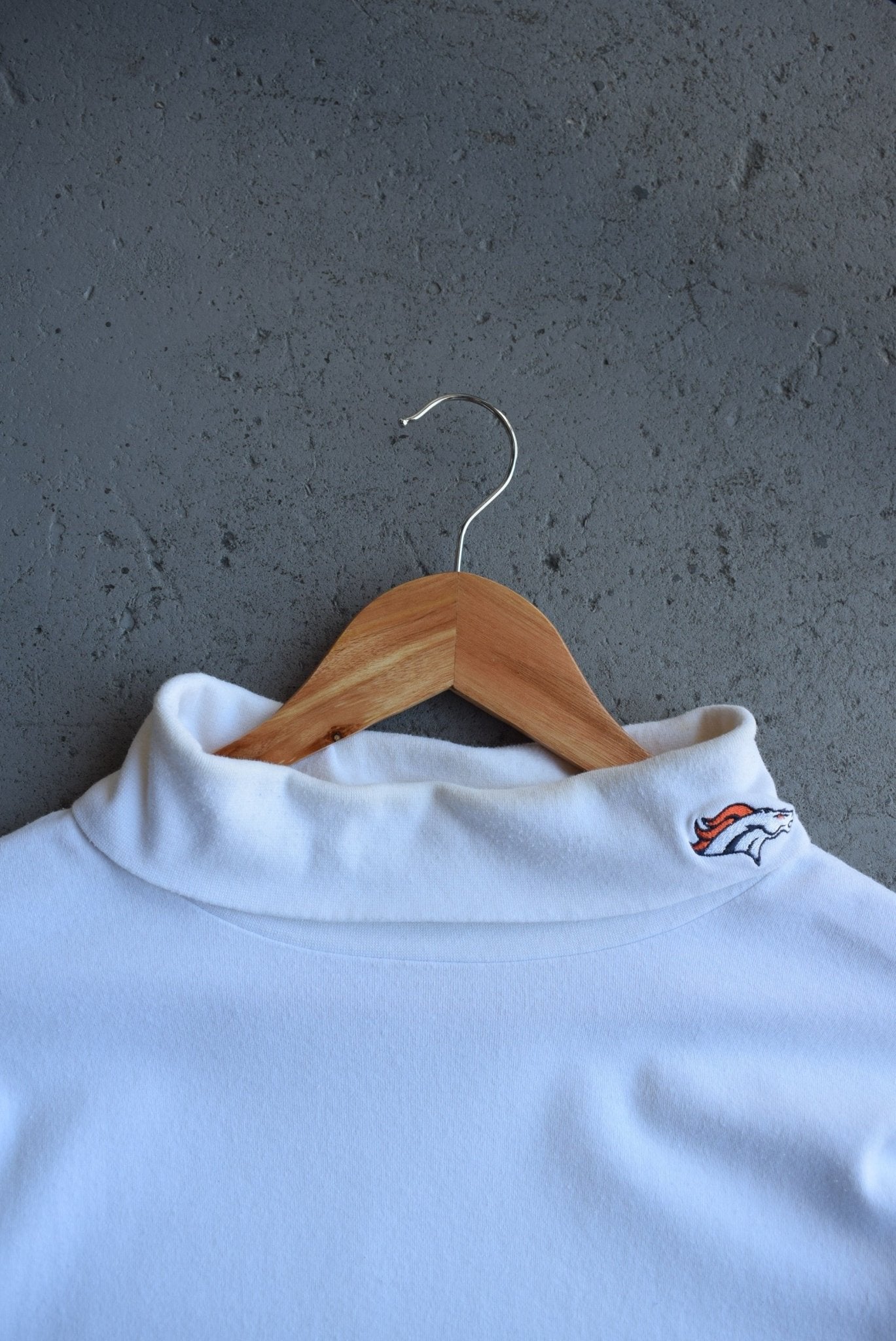 Vintage 90s NFL Denver Broncos Embroidered Turtleneck (L) - Retrospective Store