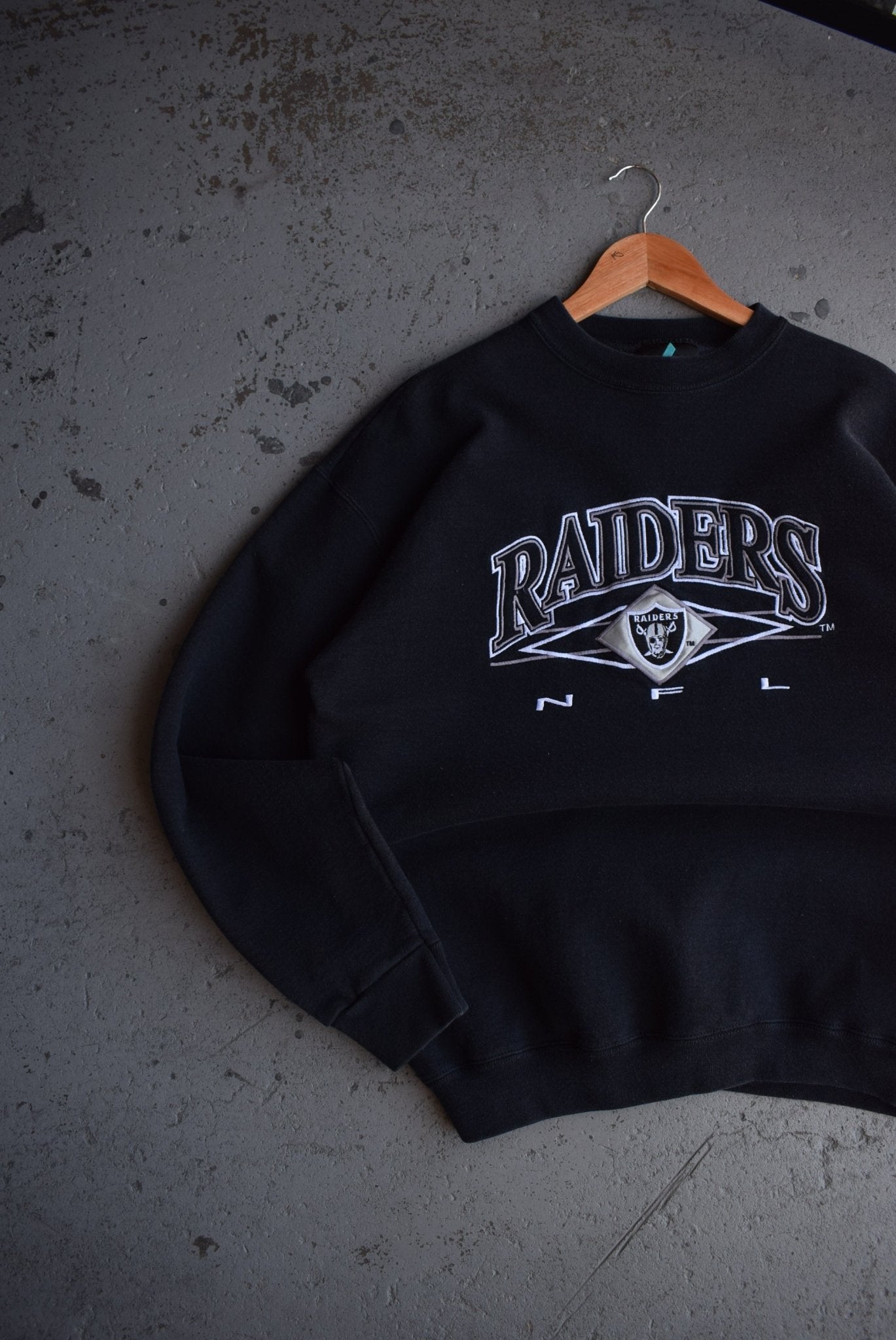 Vintage 90s NFL Oakland Raiders Embroidered Crewneck (L) - Retrospective Store