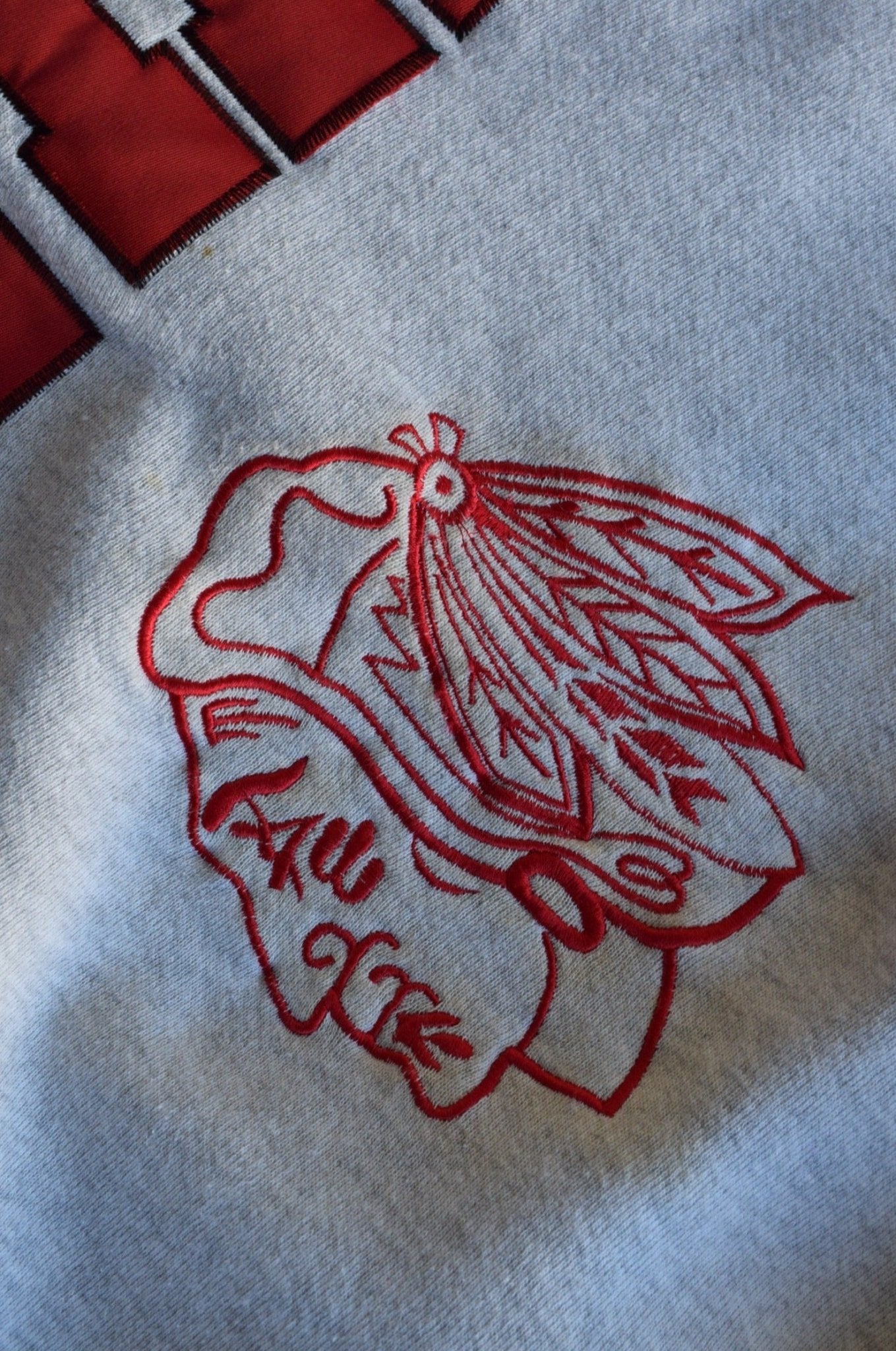Vintage 90s NHL Chicago Blackhawks Embroidered Crewneck (L/XL) - Retrospective Store