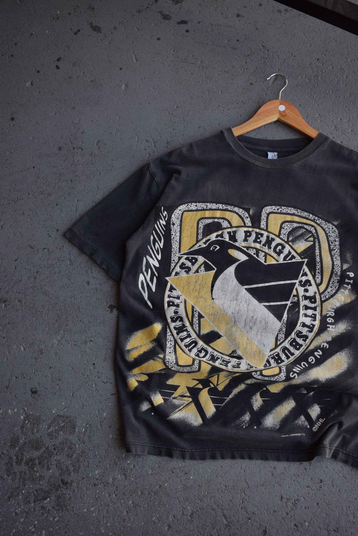 Vintage 90s NHL Pittsburgh Penguins Tee (L) - Retrospective Store