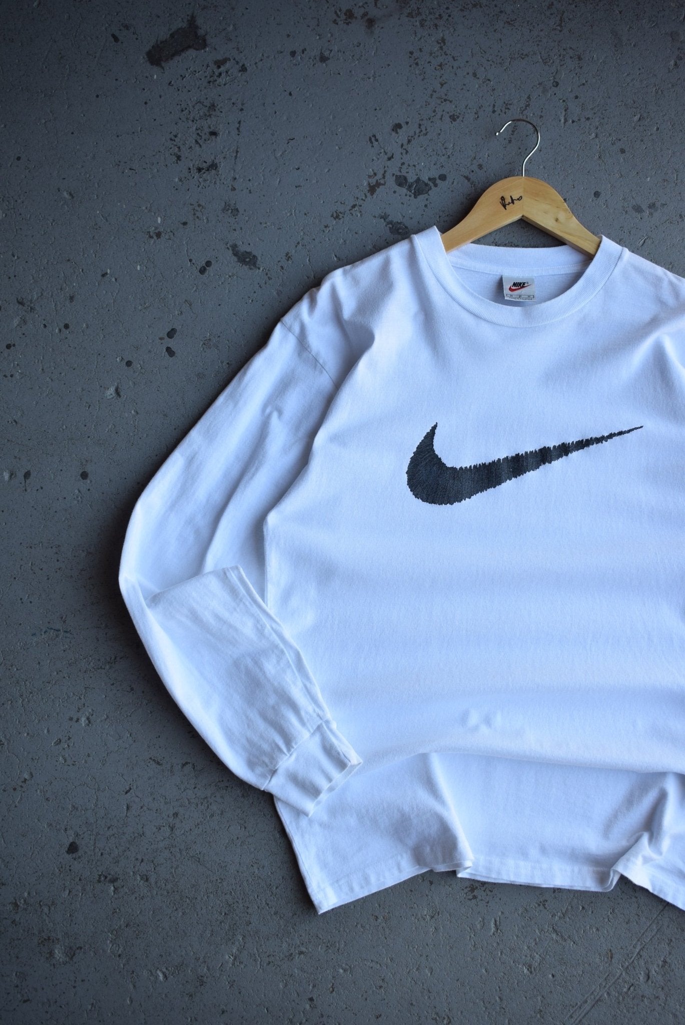 Vintage 90s Nike Big Swoosh Long Sleeve Tee (M/L) - Retrospective Store