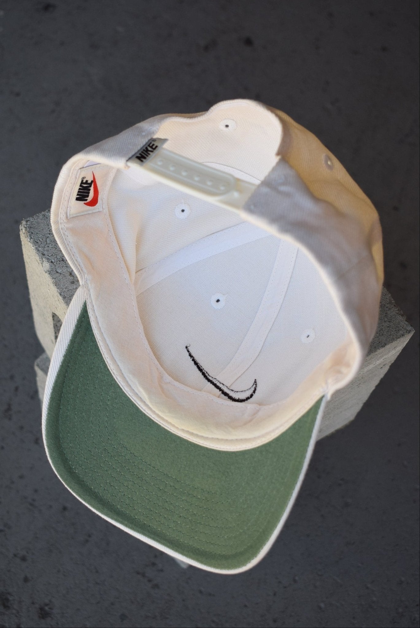 Vintage 90s Nike Classic Logo Embroidered Hat - Retrospective Store