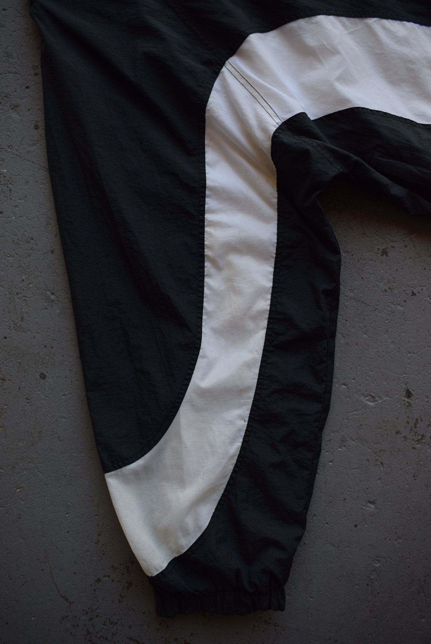 Vintage 90s Nike Classic Logo Embroidered Jacket (XL) - Retrospective Store