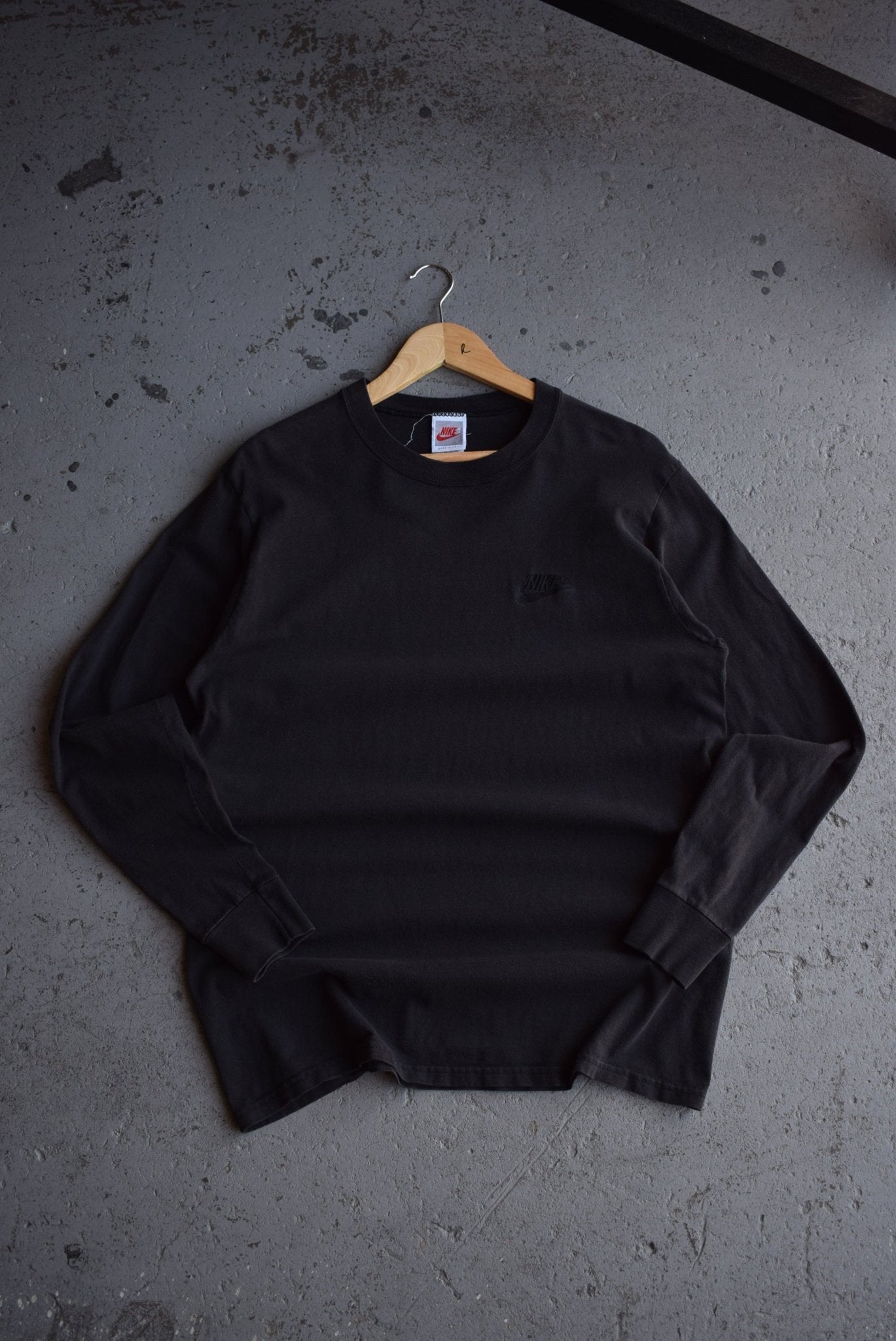 Vintage 90s Nike Classic Logo Embroidered Long Sleeve Tee (M/L) - Retrospective Store