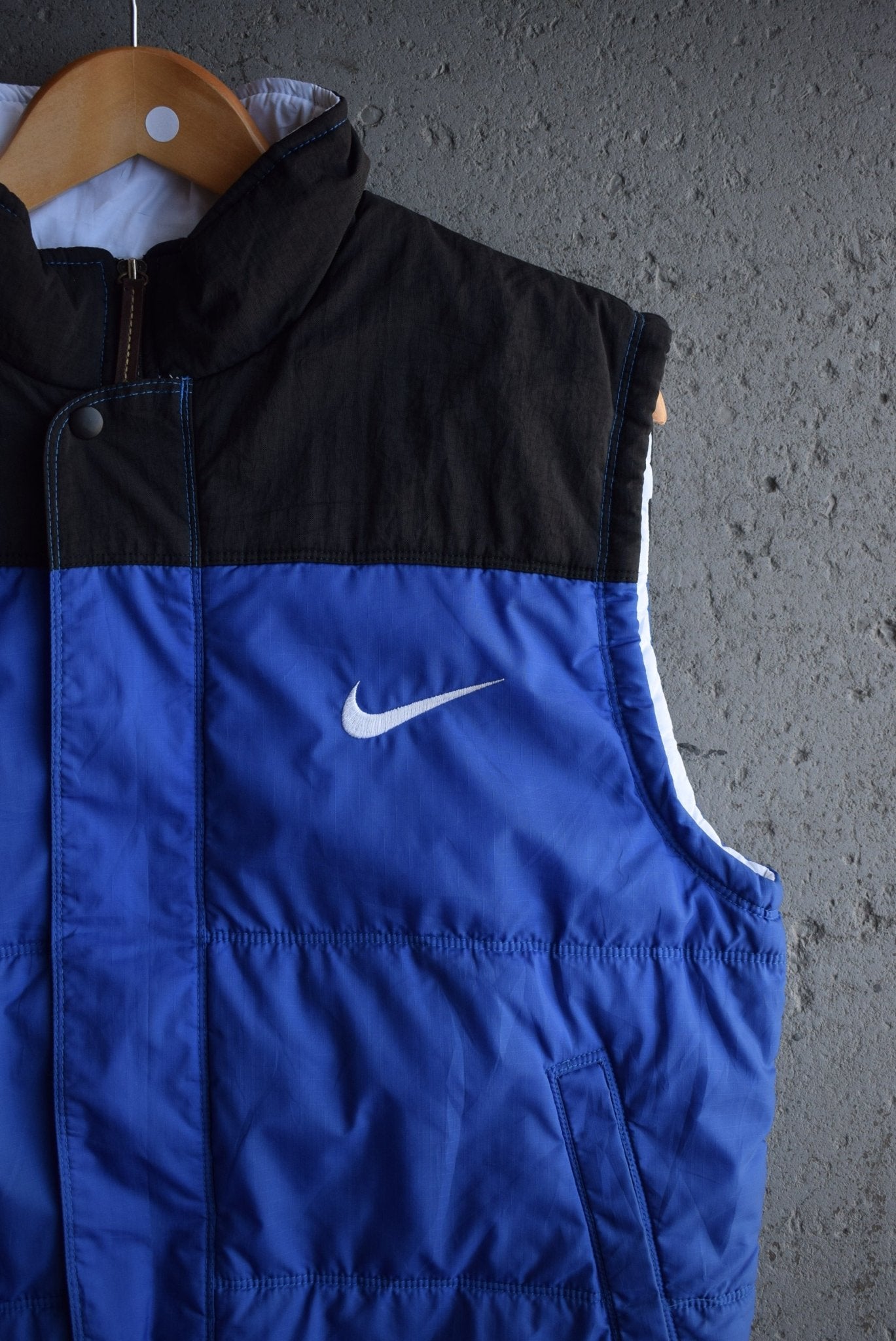 Vintage 90s Nike Classic Logo Embroidered Vest Jacket (M) - Retrospective Store