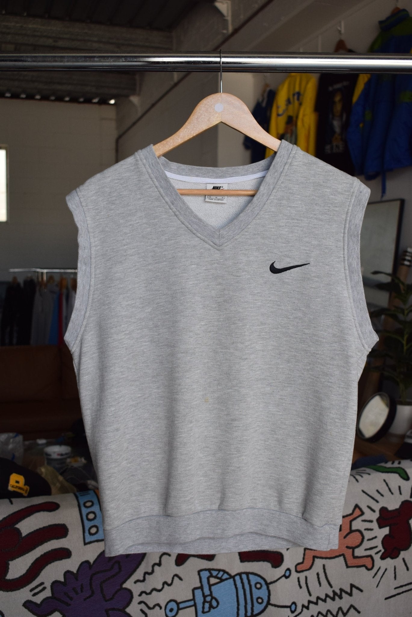Vintage 90s Nike Classic Logo Embroidered Vest (M) - Retrospective Store