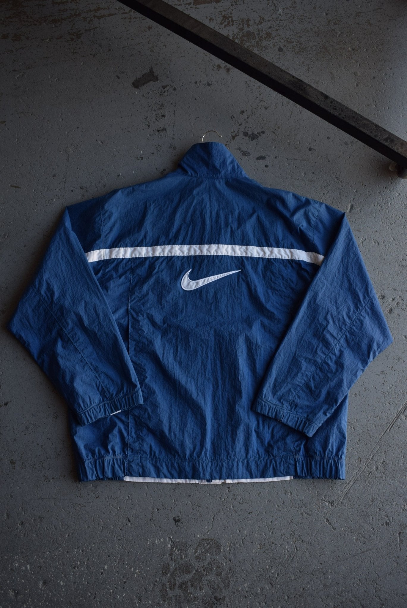 Vintage 90s Nike Classic Logo Embroidered Windbreaker Jacket (L) - Retrospective Store