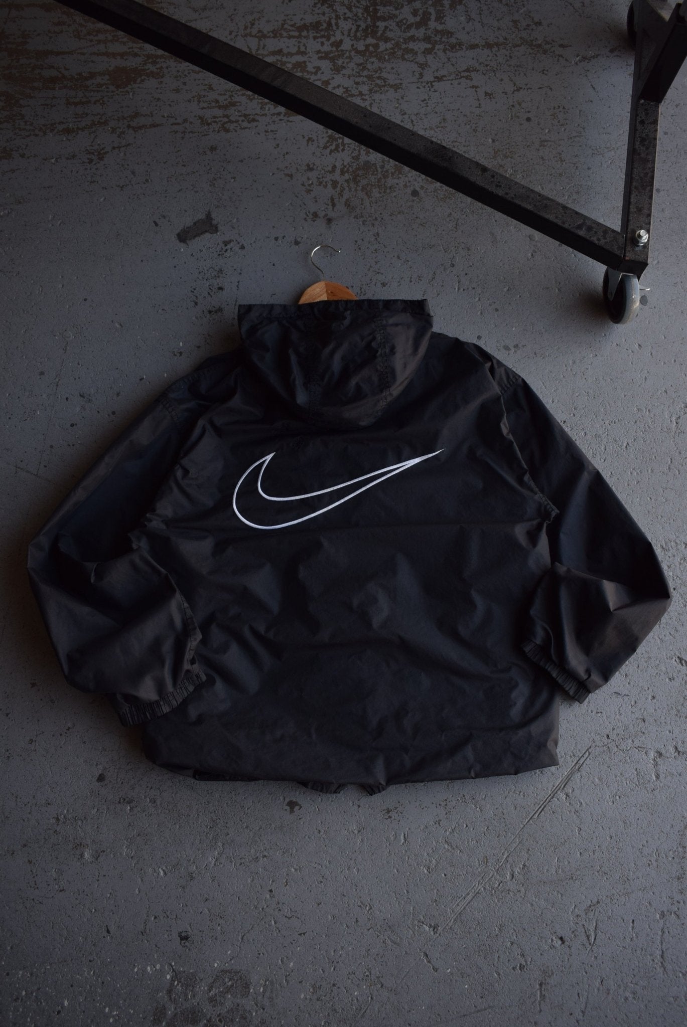 Vintage 90s Nike Classic Logo Embroidered Windbreaker Jacket (L) - Retrospective Store