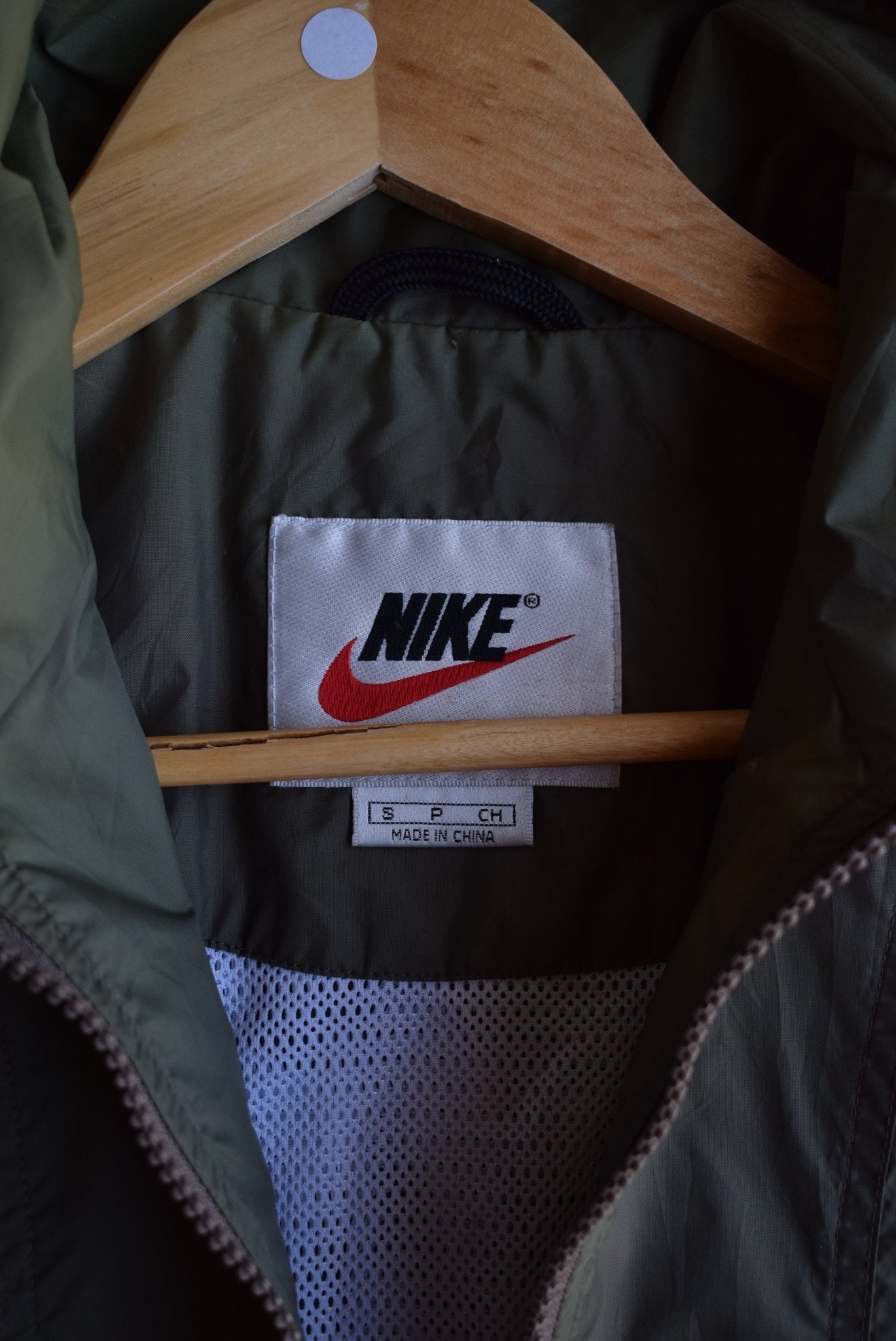 Vintage 90s Nike Classic Logo Embroidered Windbreaker Jacket (M) - Retrospective Store