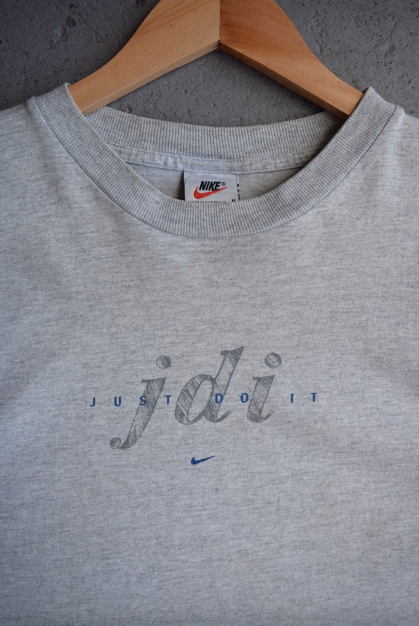 Vintage 90s Nike 'Just Do It' Tee (Women's M) - Retrospective Store