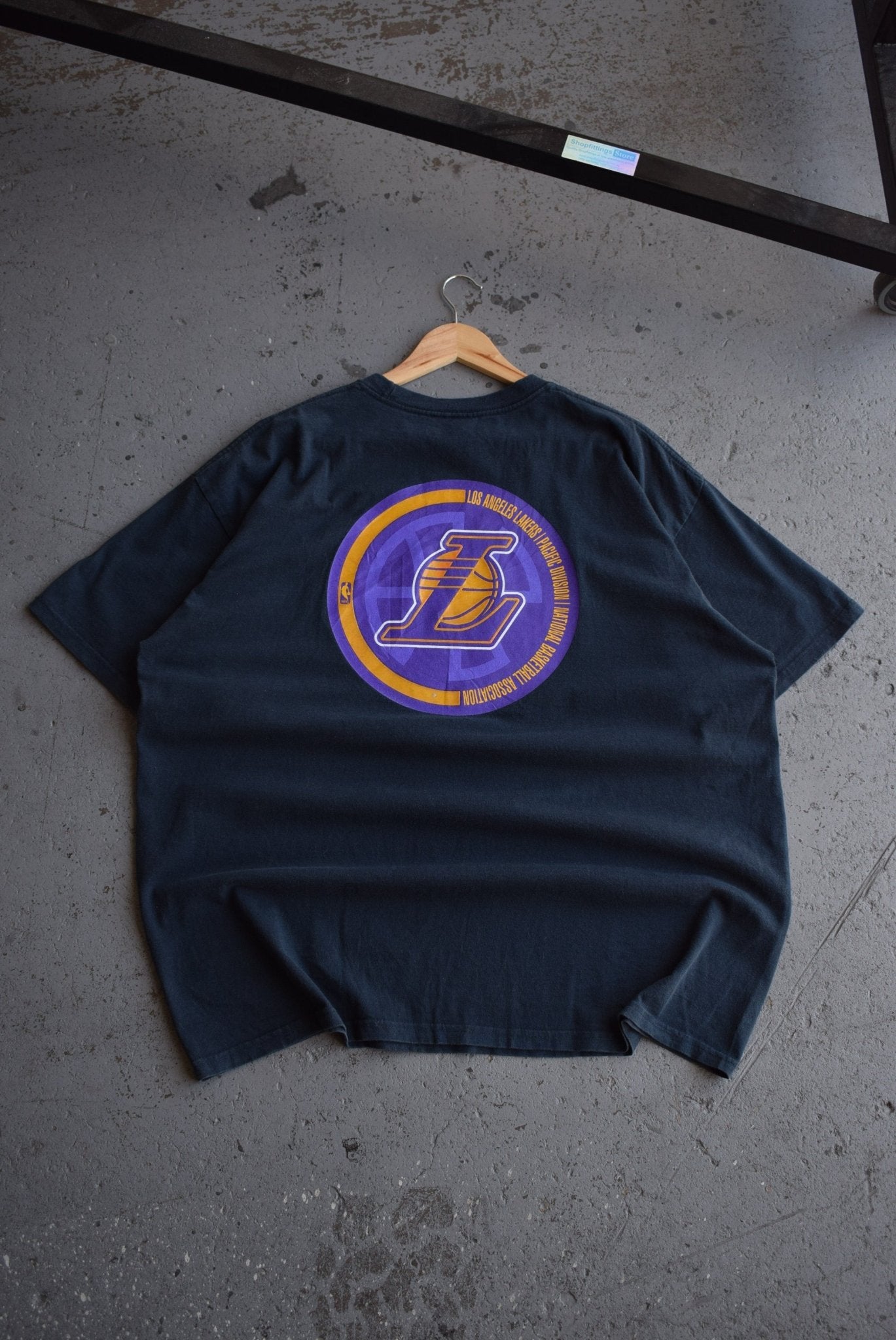 Vintage 90s Nike x Los Angeles Lakers Tee (XL/XXL) - Retrospective Store
