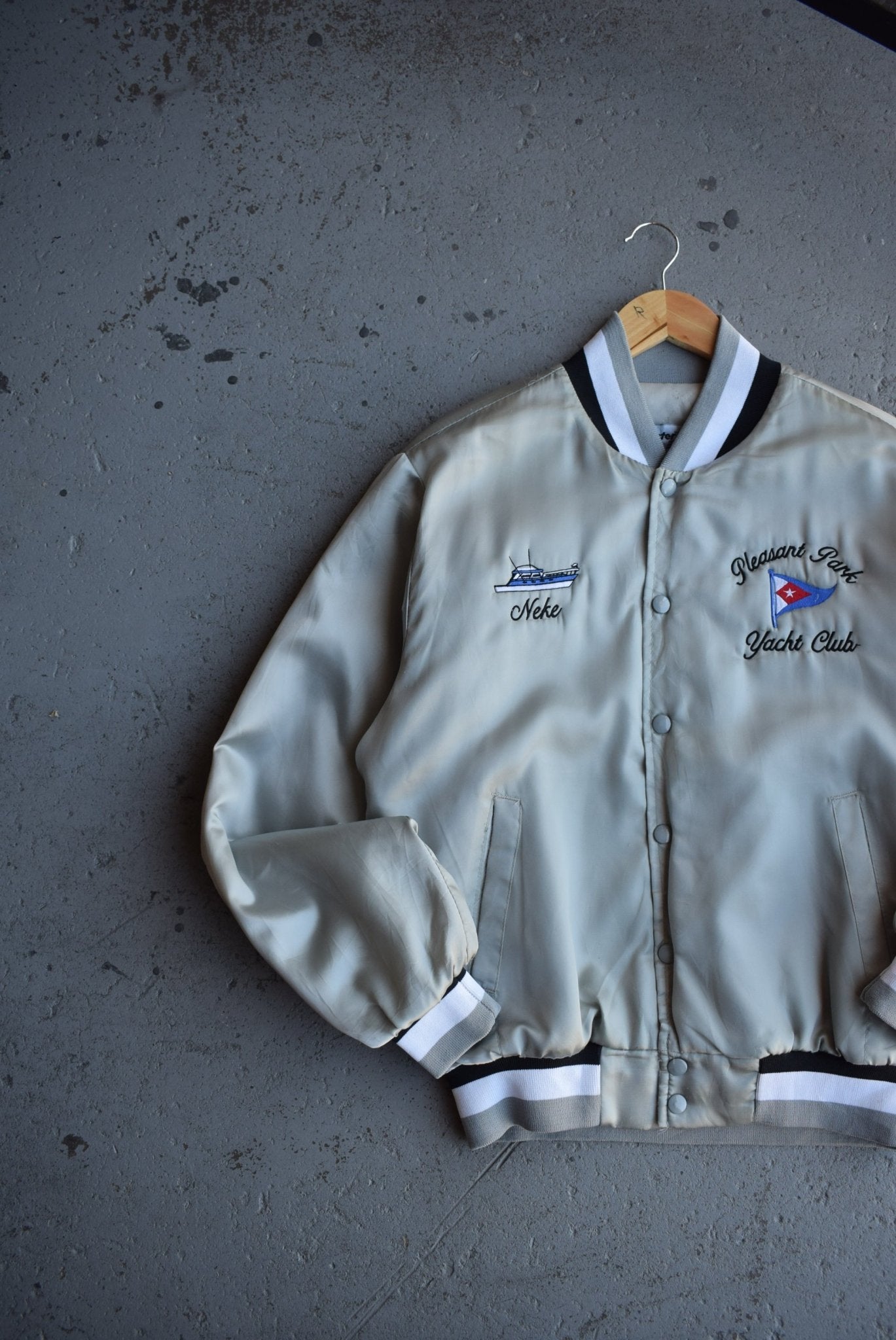 Vintage 90s Pleasant Park Yacht Club Embroidered Satin Jacket (M) - Retrospective Store