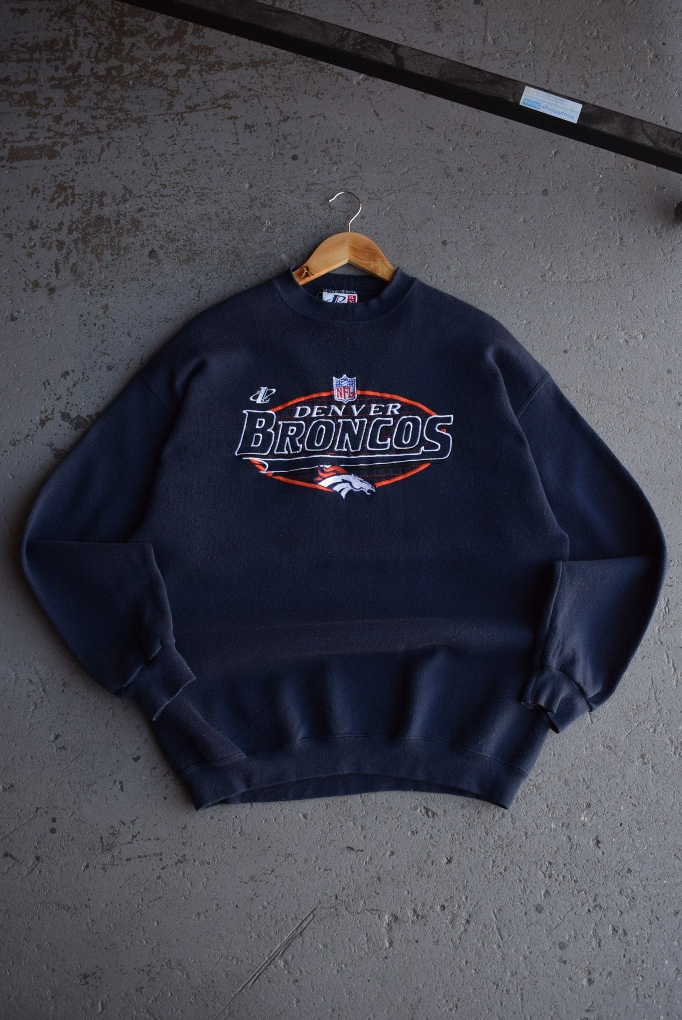 Vintage 90s Pro - Line x NFL Denver Broncos Embroidered Crewneck (L) - Retrospective Store