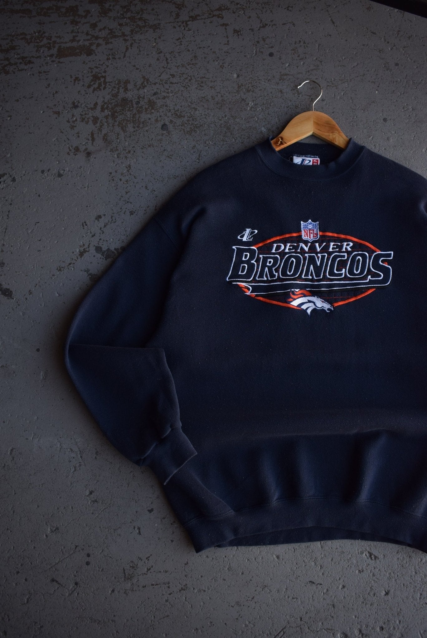 Vintage 90s Pro - Line x NFL Denver Broncos Embroidered Crewneck (L) - Retrospective Store