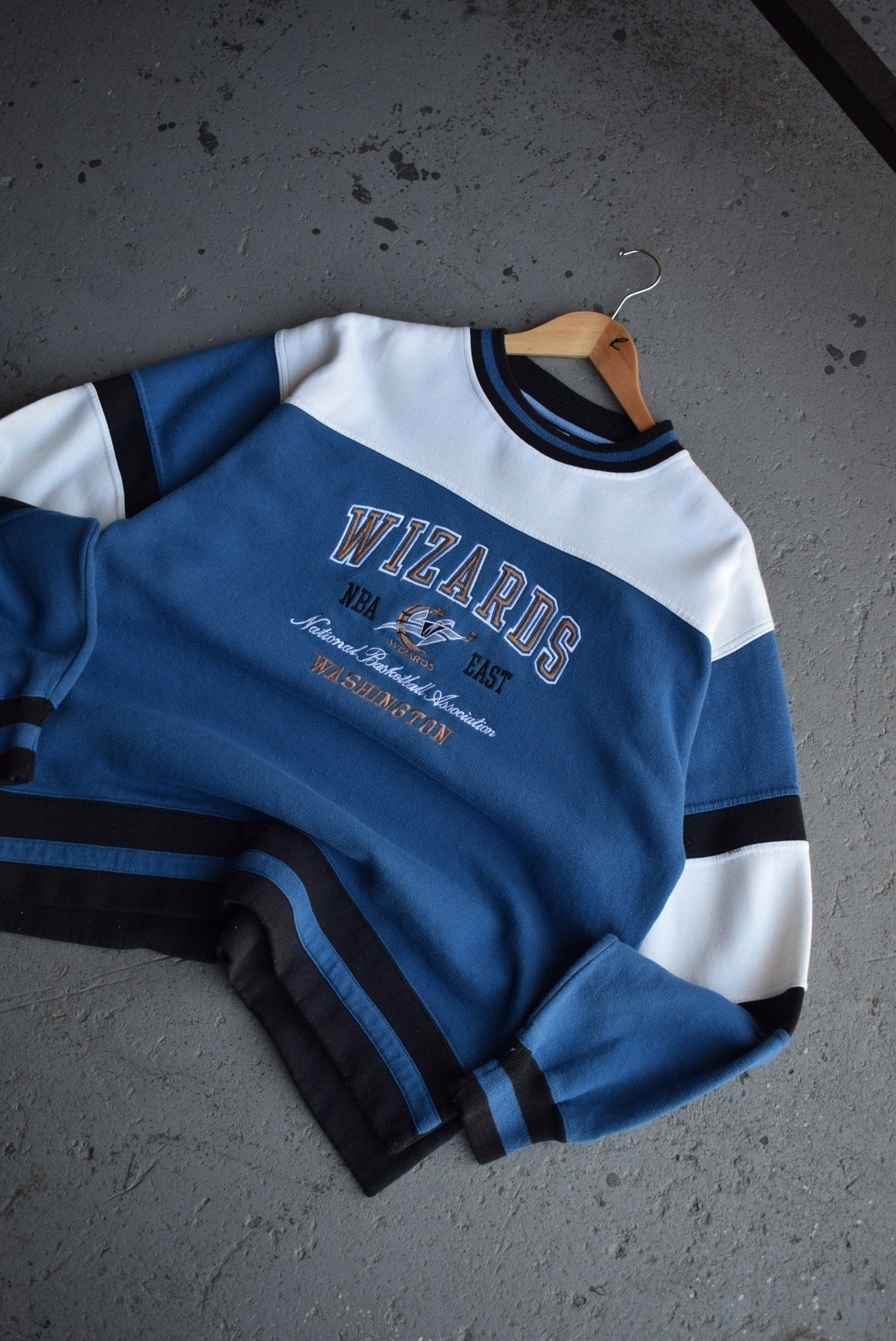 Vintage 90s Pro - Player x NBA Washington Wizards Embroidered Crewneck (L) - Retrospective Store